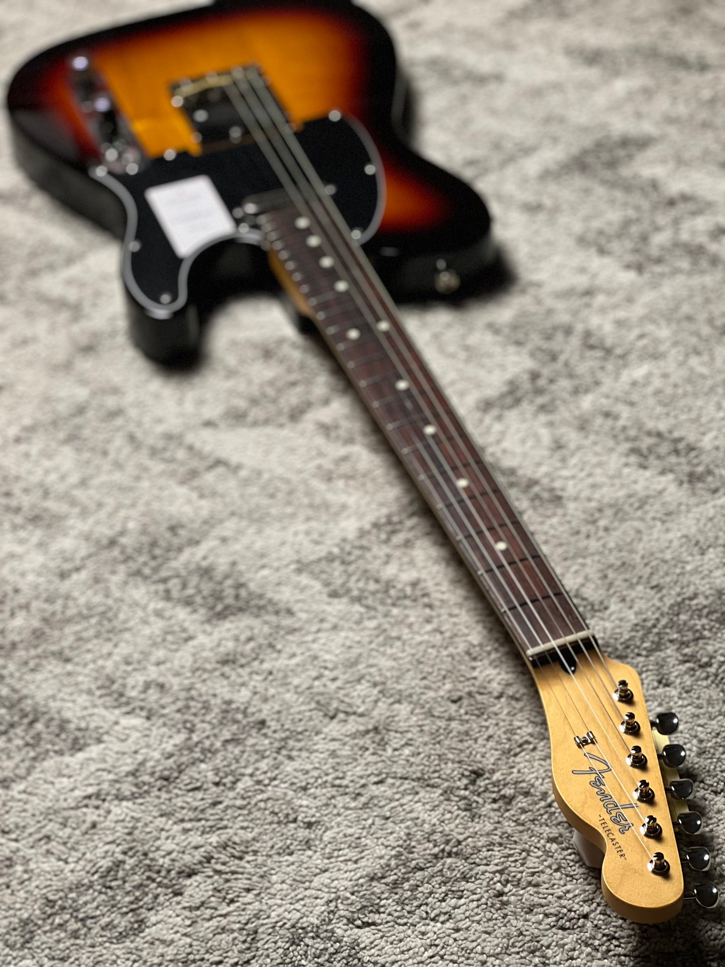 Fender Japan Hybrid II Telecaster with RW FB in 3-Color Sunburst JD24023352