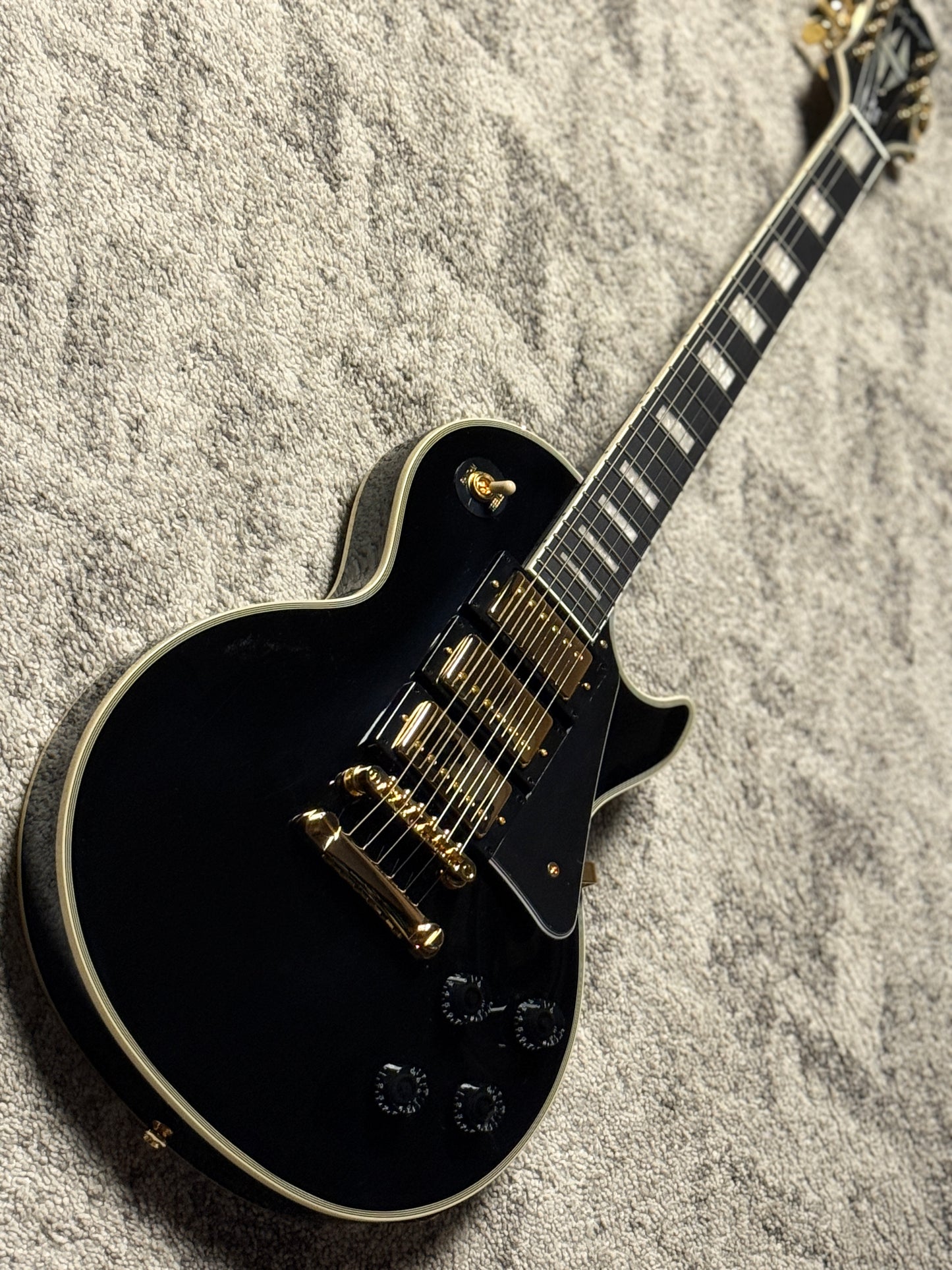 Epiphone Les Paul Custom Black Beauty 3 Pickup in Ebony Limited Edition