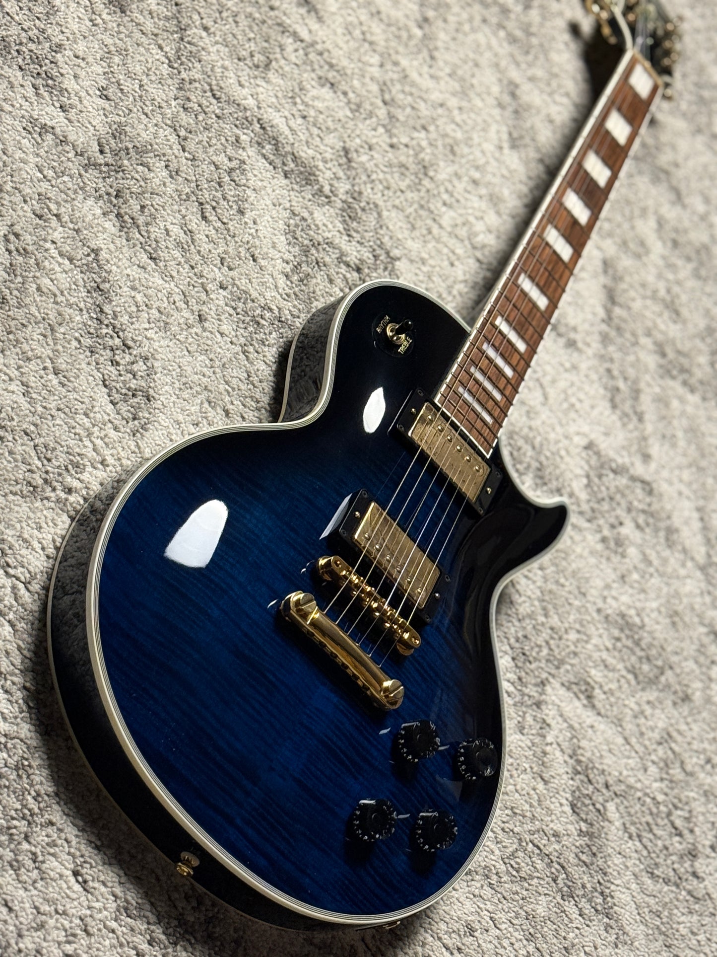 Tokai Love Rock Custom Shop LC-136S F สี Cobalt Fade