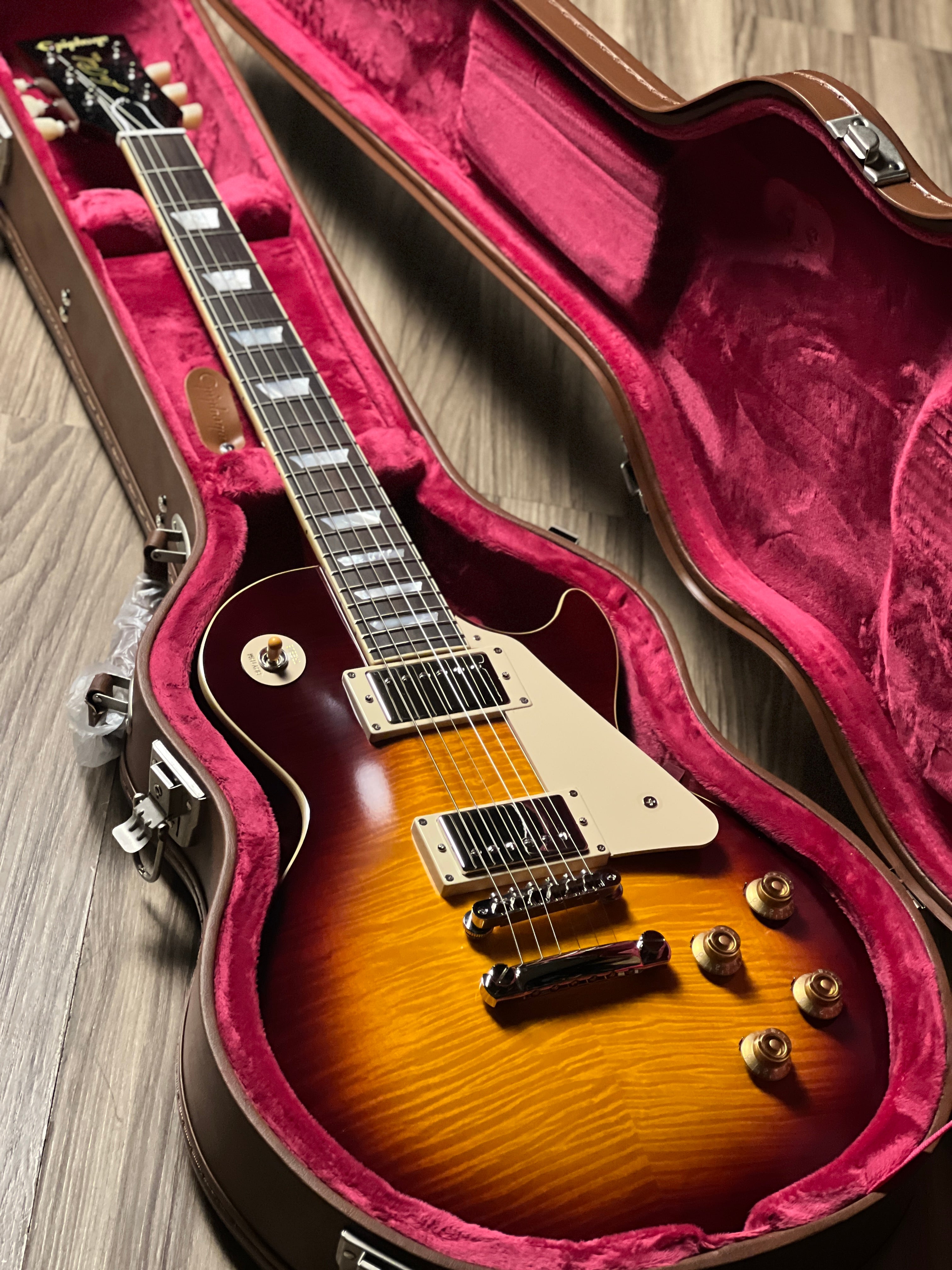 Epiphone Les Paul ギター 擦り傷あり Epiphone 1959 Les Paul Standard Reissue in Deep Cherry Sunburst w