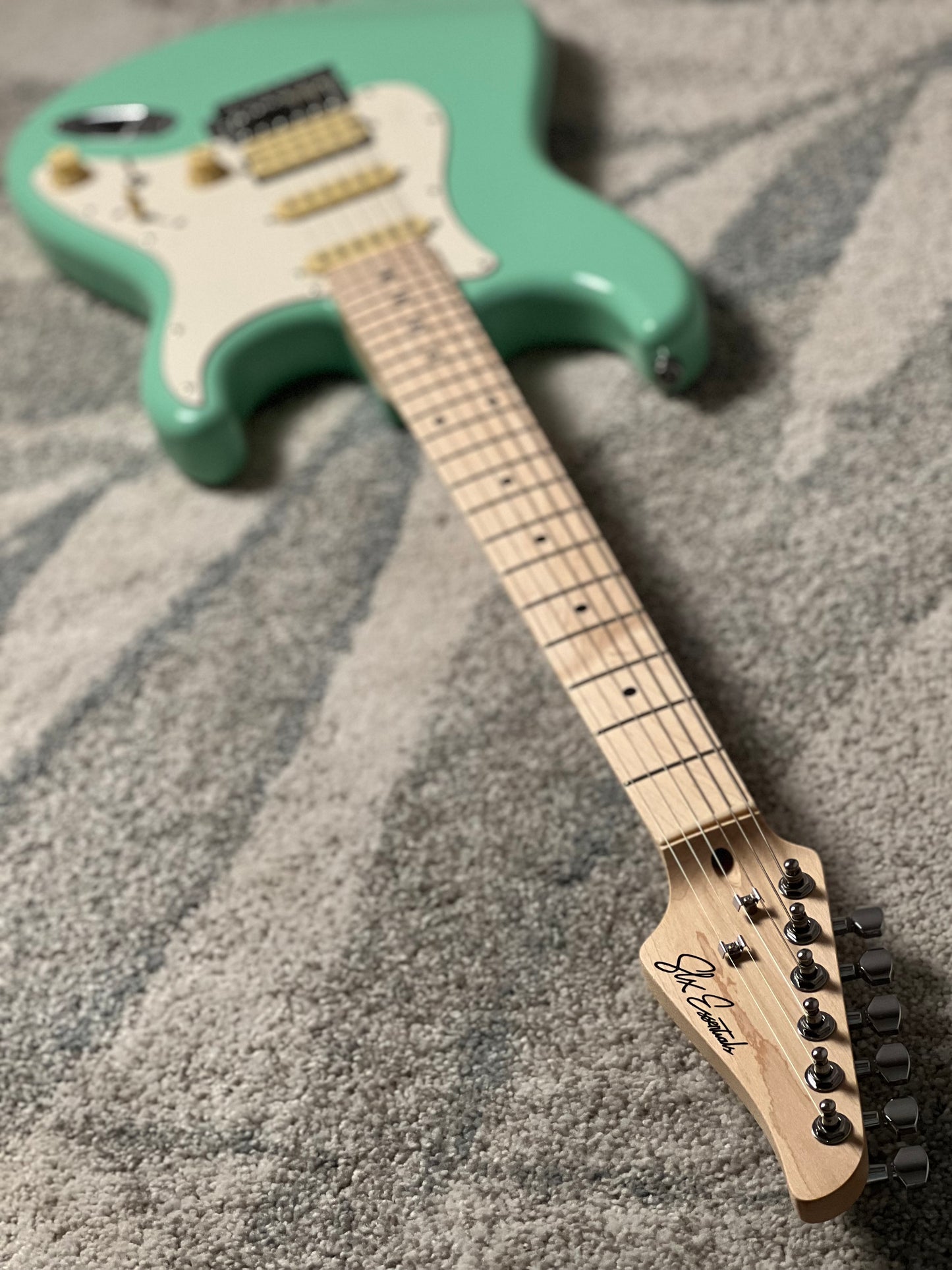 SLX Hawk Classic Essentials 22 HSS with Maple FB in Surf Green