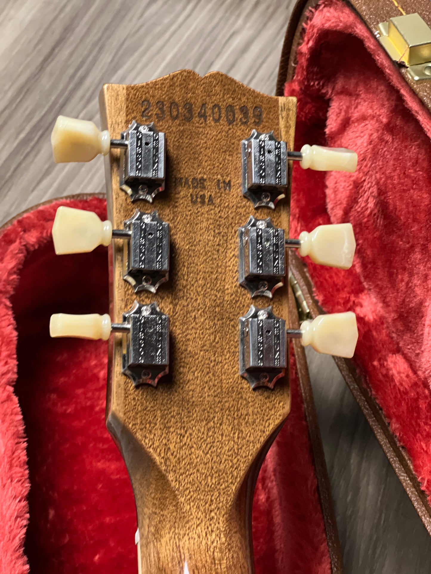 Gibson ES-335 Figured in Honey Amber w/Case 230340039