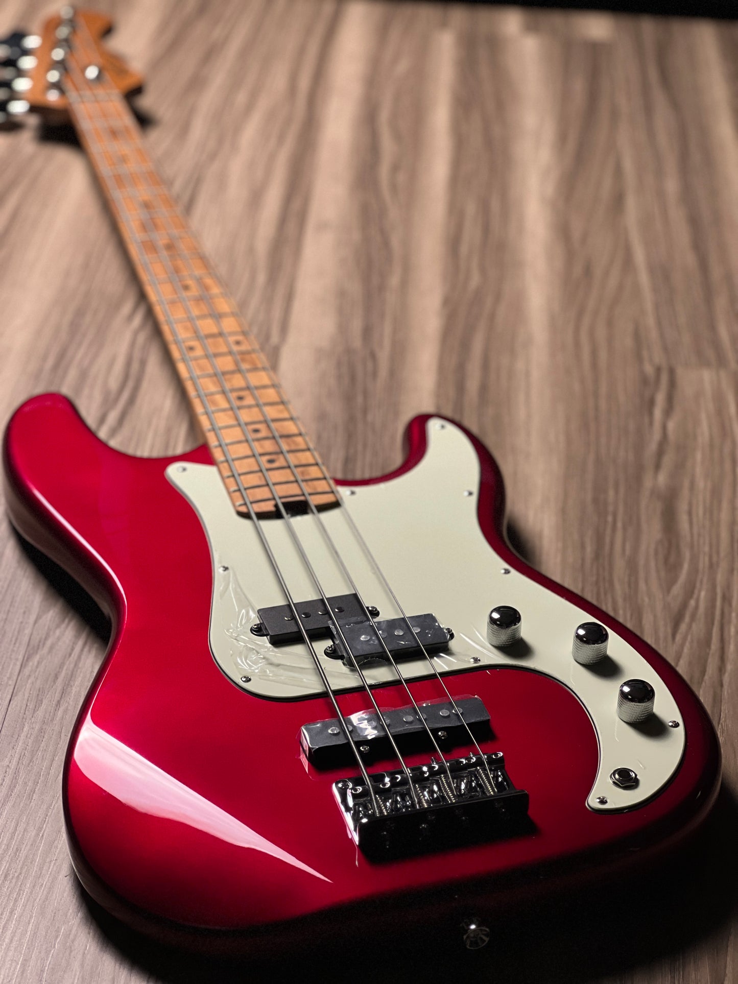 SQOE SPJ600 Roasted Maple Series in Candy Apple Red