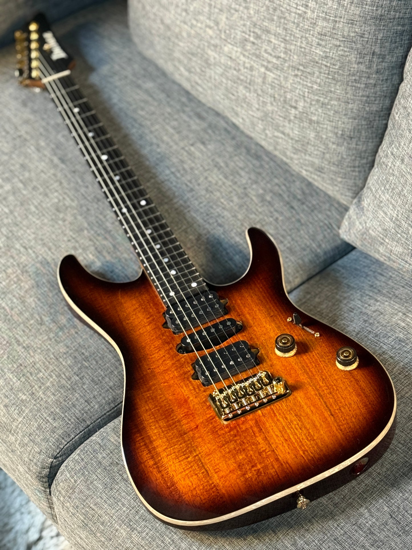 Ibanez Premium AZ47P2K-DEB in Dragon Eye Burst 250610301 (USED)