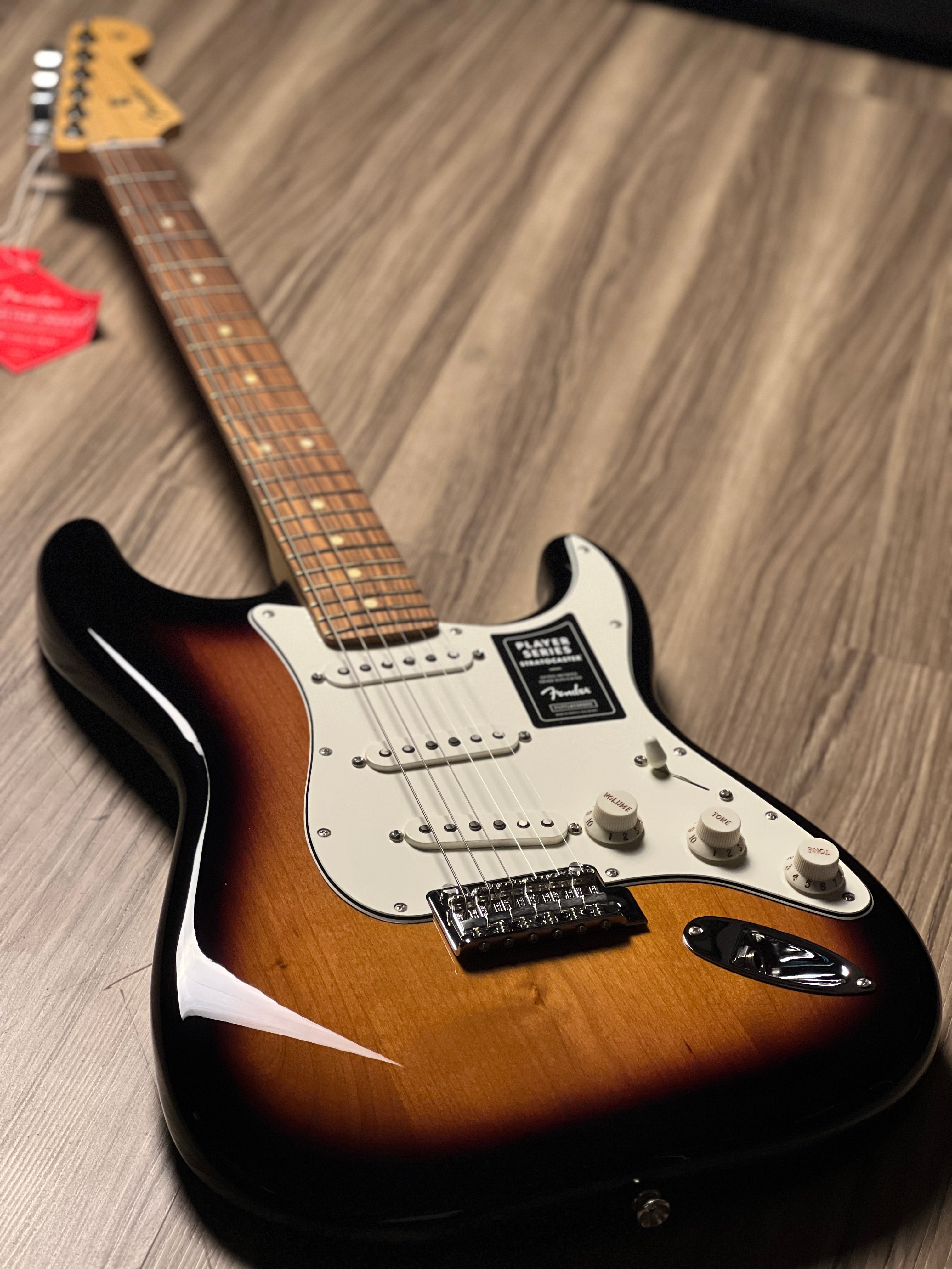 Fender Player Stratocaster and Pau Ferro FB in Anniversary 2