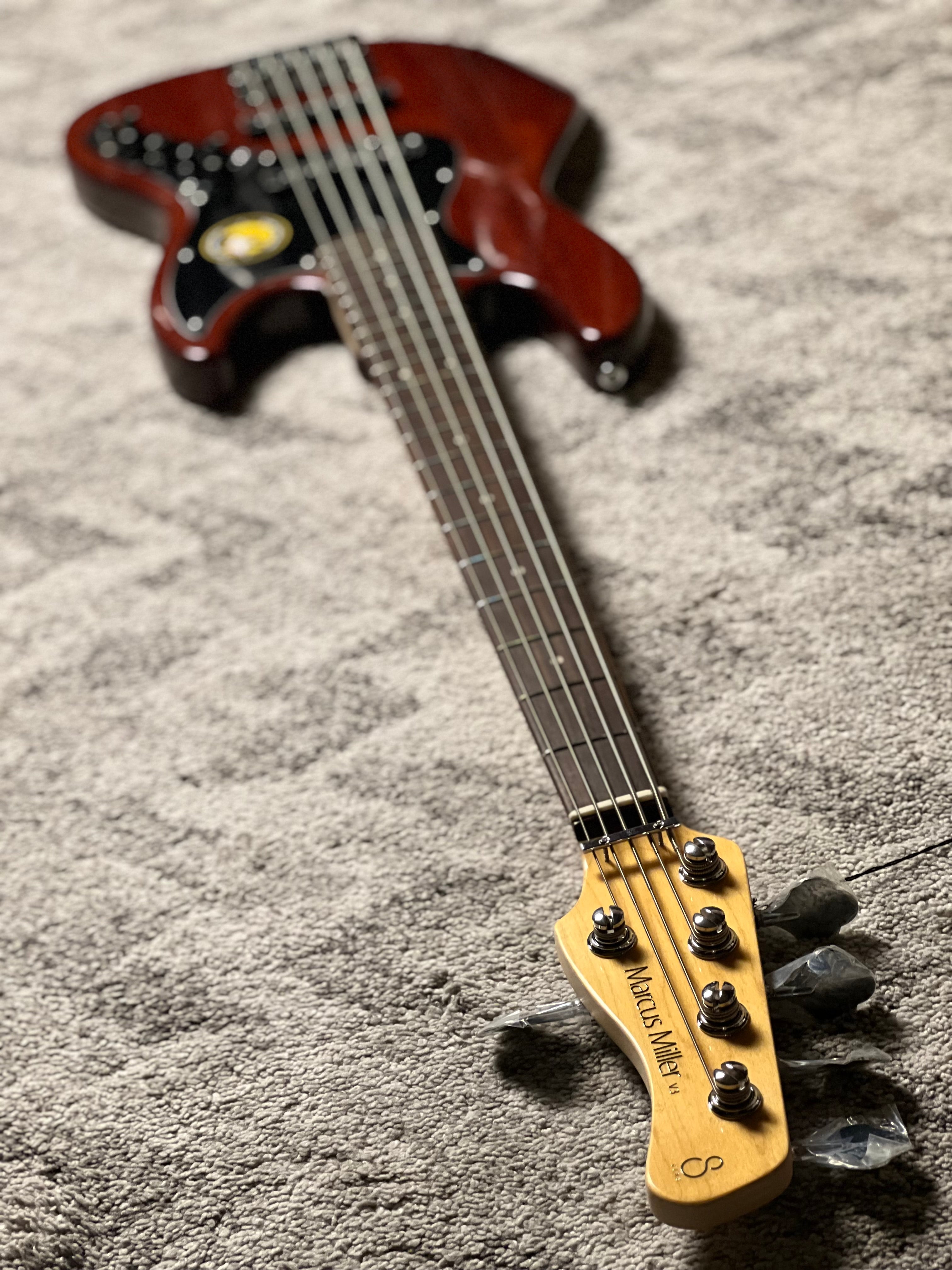 Sire Marcus Miller Bass V3-5 String 2nd Generation in Mahogany