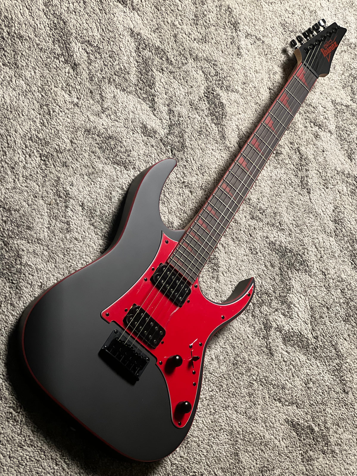 Ibanez Gio GRG131DX-BKF in Black Flat