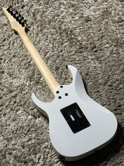 Ibanez RG450DXB-WH Electric Guitar in White I260305124 (USED)