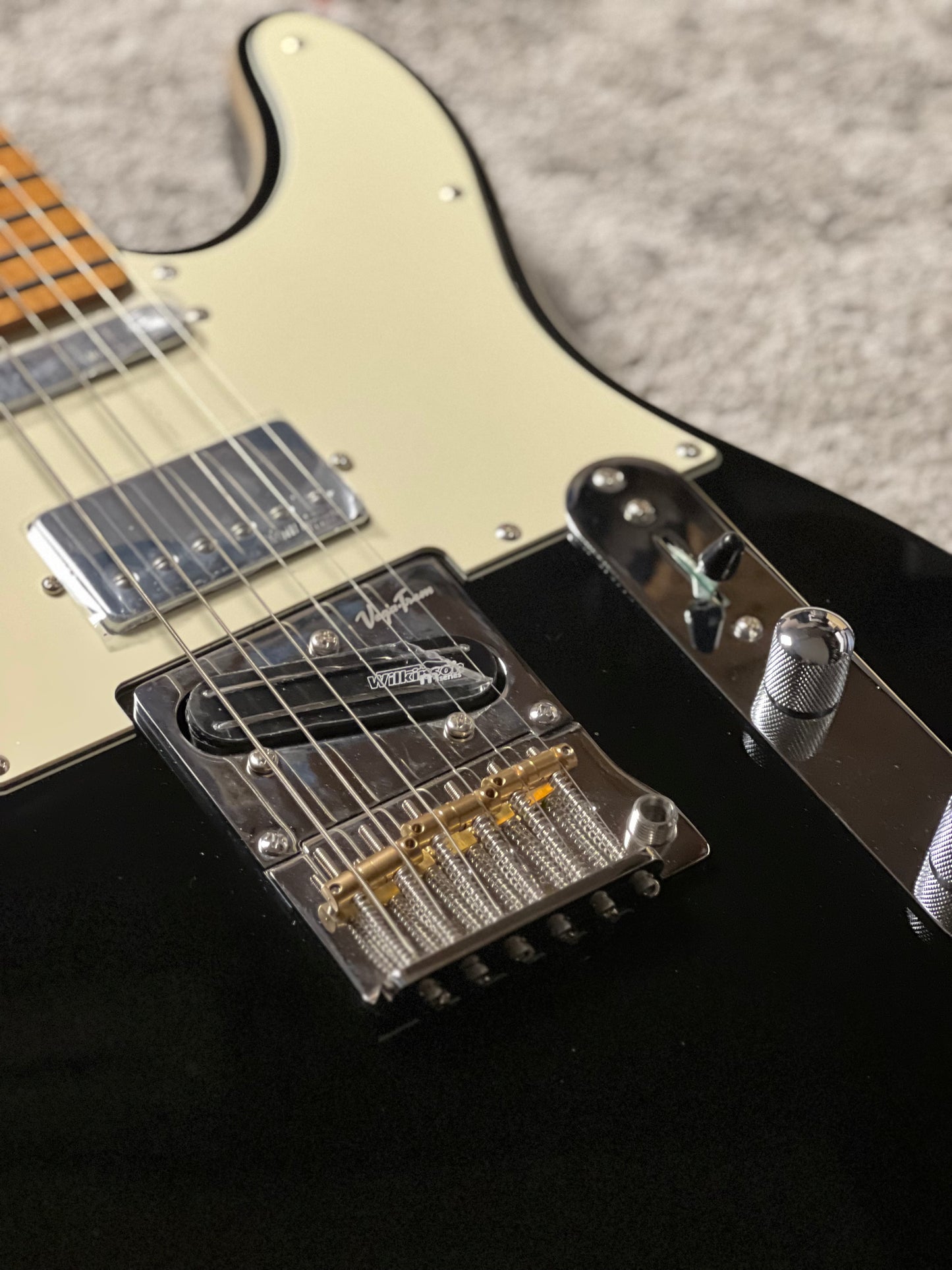UW GuitarWorks Vintage Custom in Black