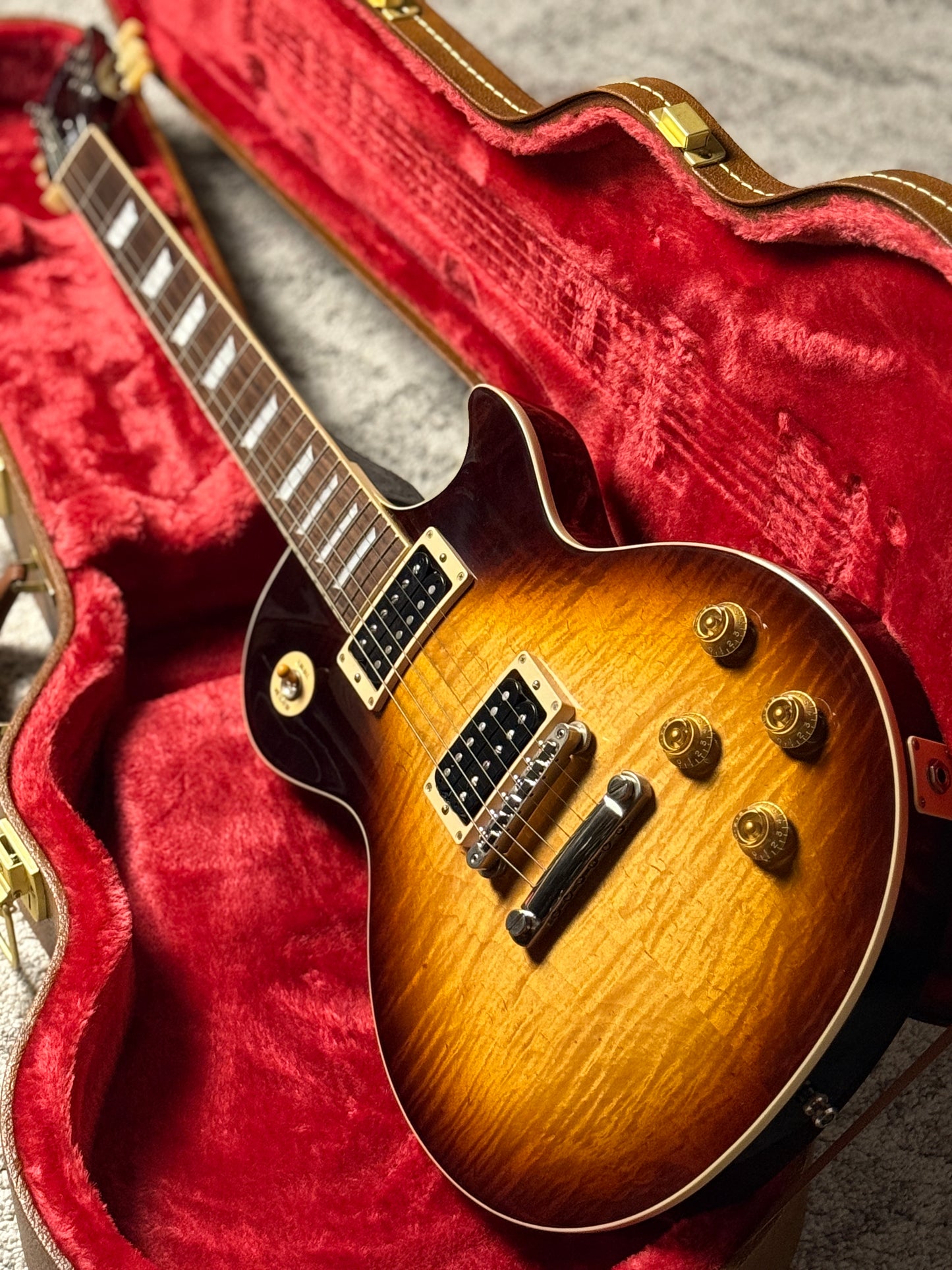 Gibson Slash Les Paul Standard  in November Burst with Case 204830254