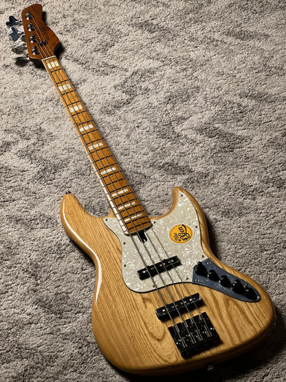 Sire Marcus Miller V8 SWAMP ASH 4 String in Natural w/Bag