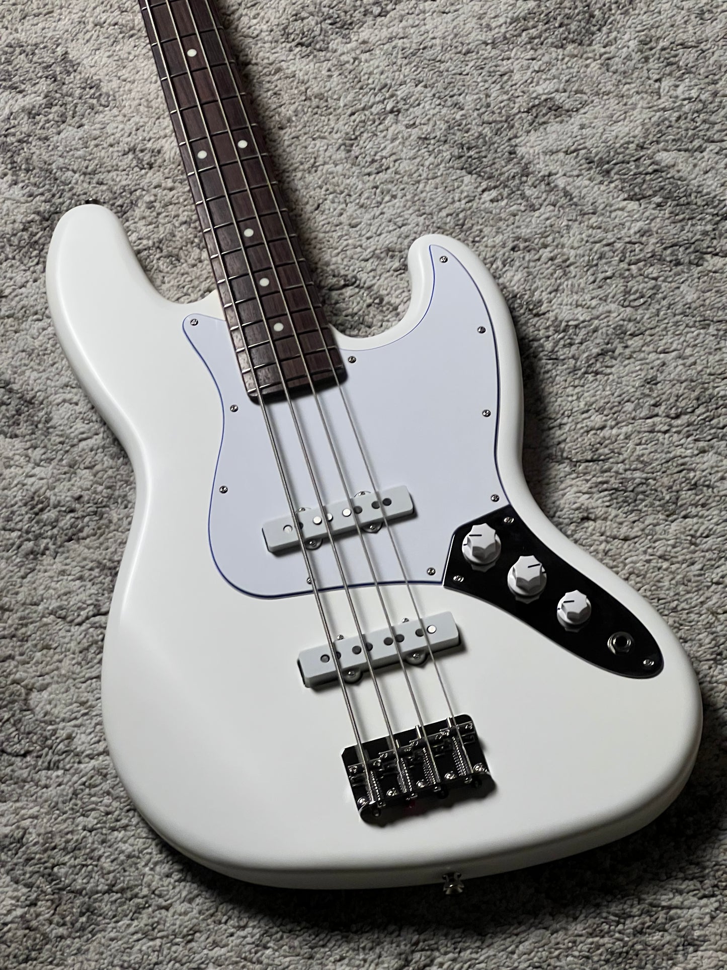 Fender MIJ Limited Jazz Bass with RW FB in Blanc JD25024982