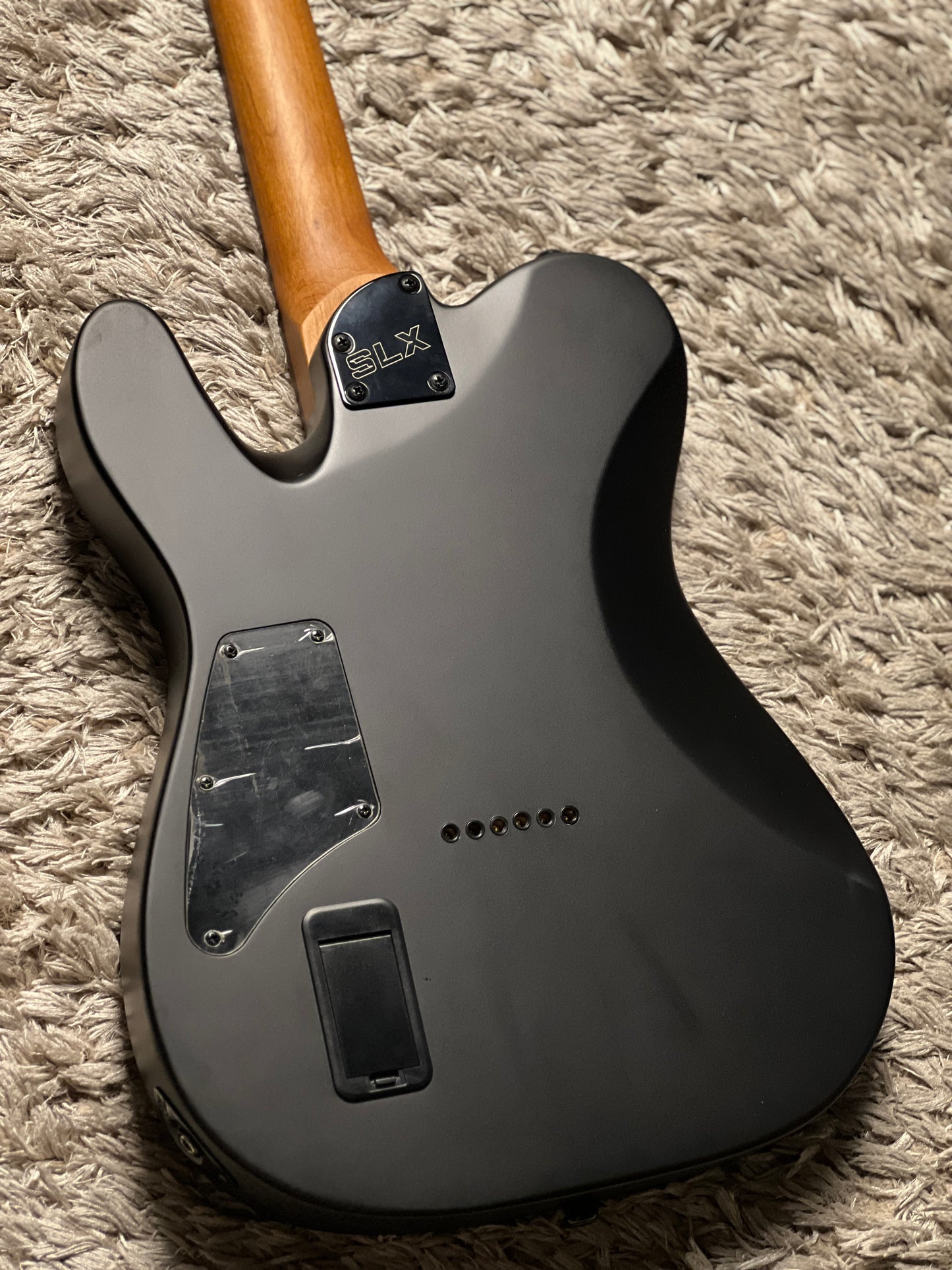 SLX Raven Modern 24 HH Active in Satin Black with Rosewood FB