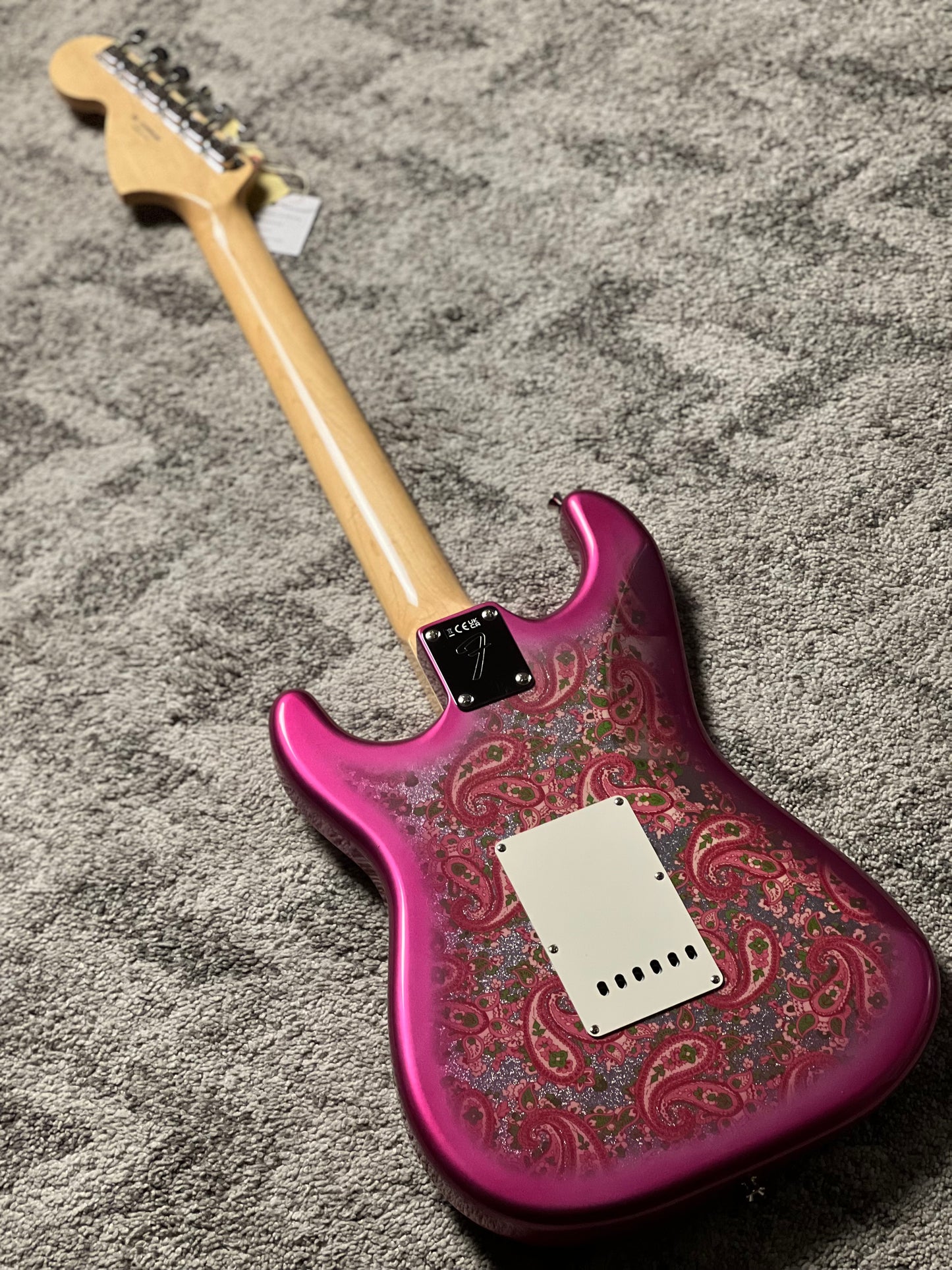 Fender MIJ Limited Stratocaster with Maple FB in Pink Paisley JD26001405