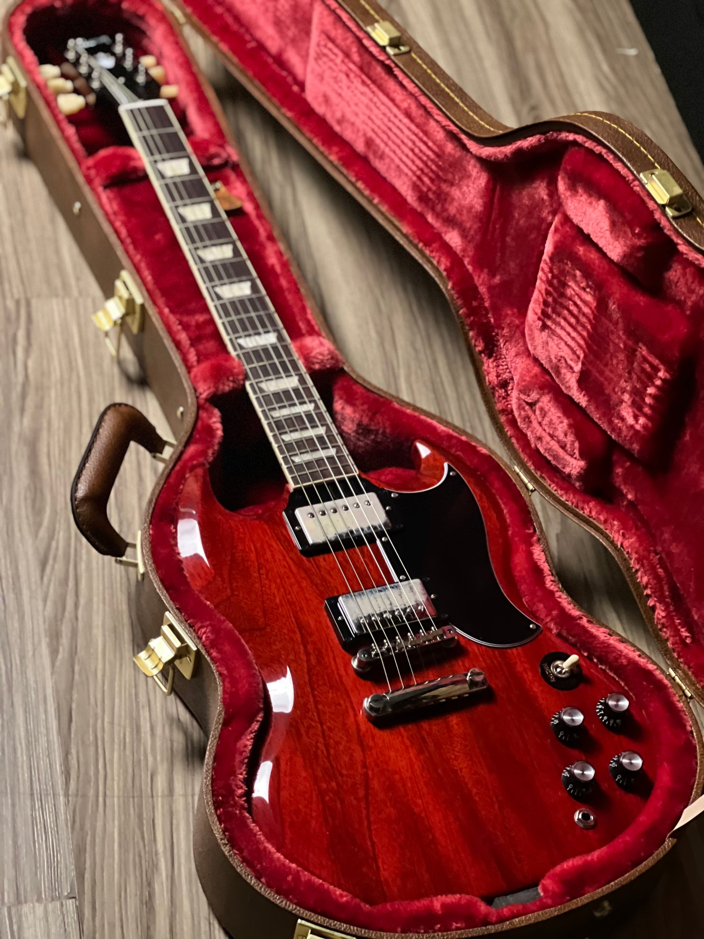 Gibson Original Collection SG Standard `61 Stop Bar สี Vintage Cherry