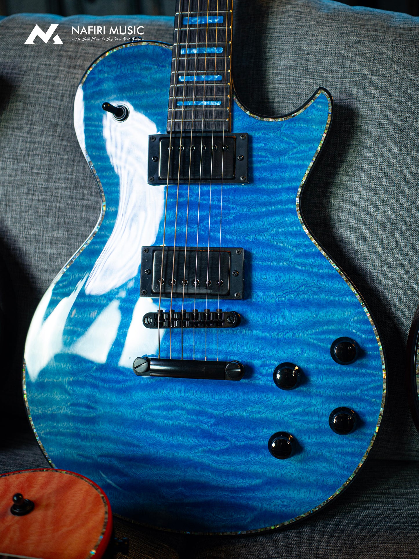 Dhatarattha Custom DLP in Transparent Blue with 5A Quilt Top
