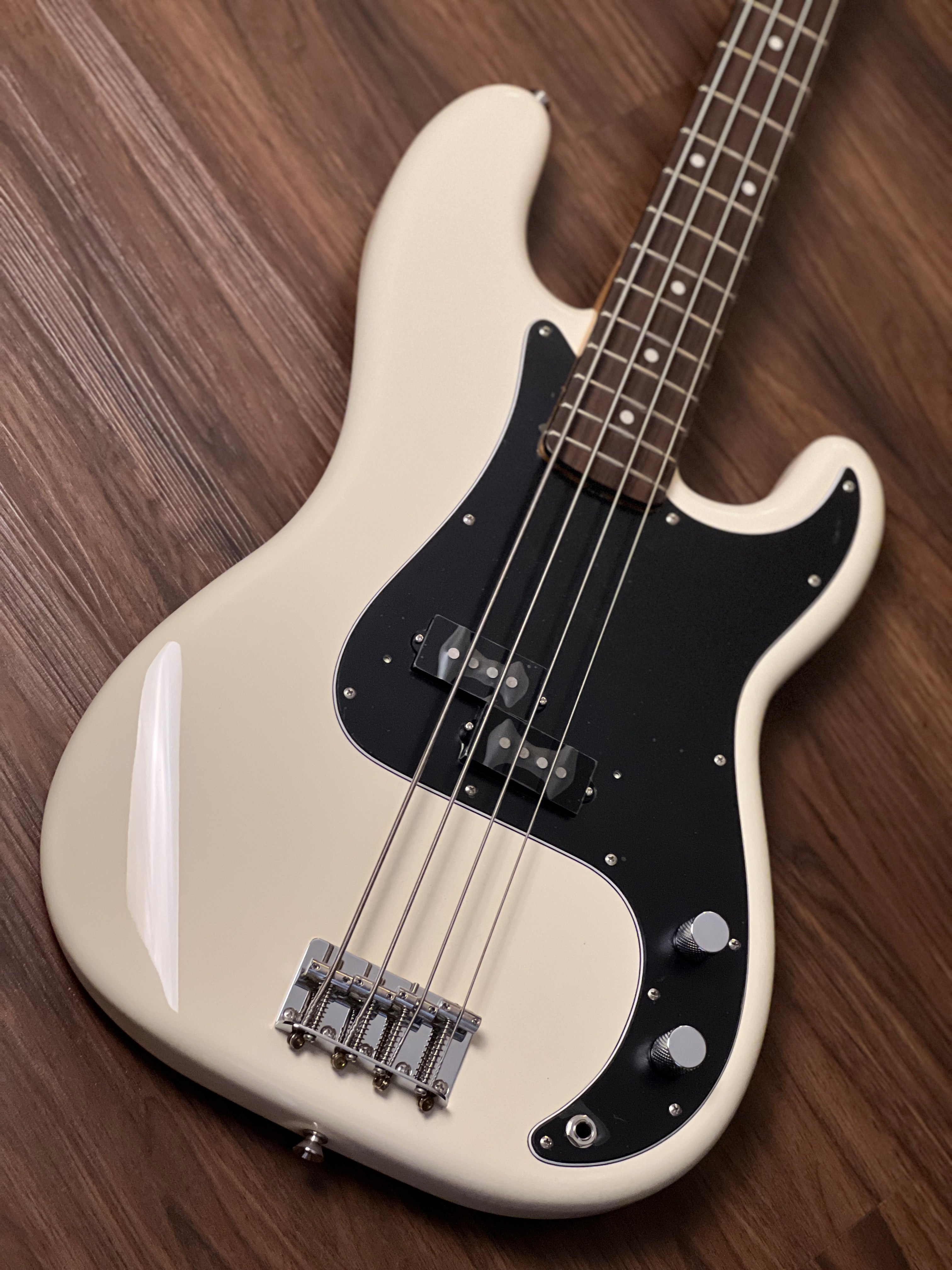 ベース Tokai HARD PUNCHER Tokai APB-97 OWH/R Hard Puncher Bass Japan in Olympic White 180209