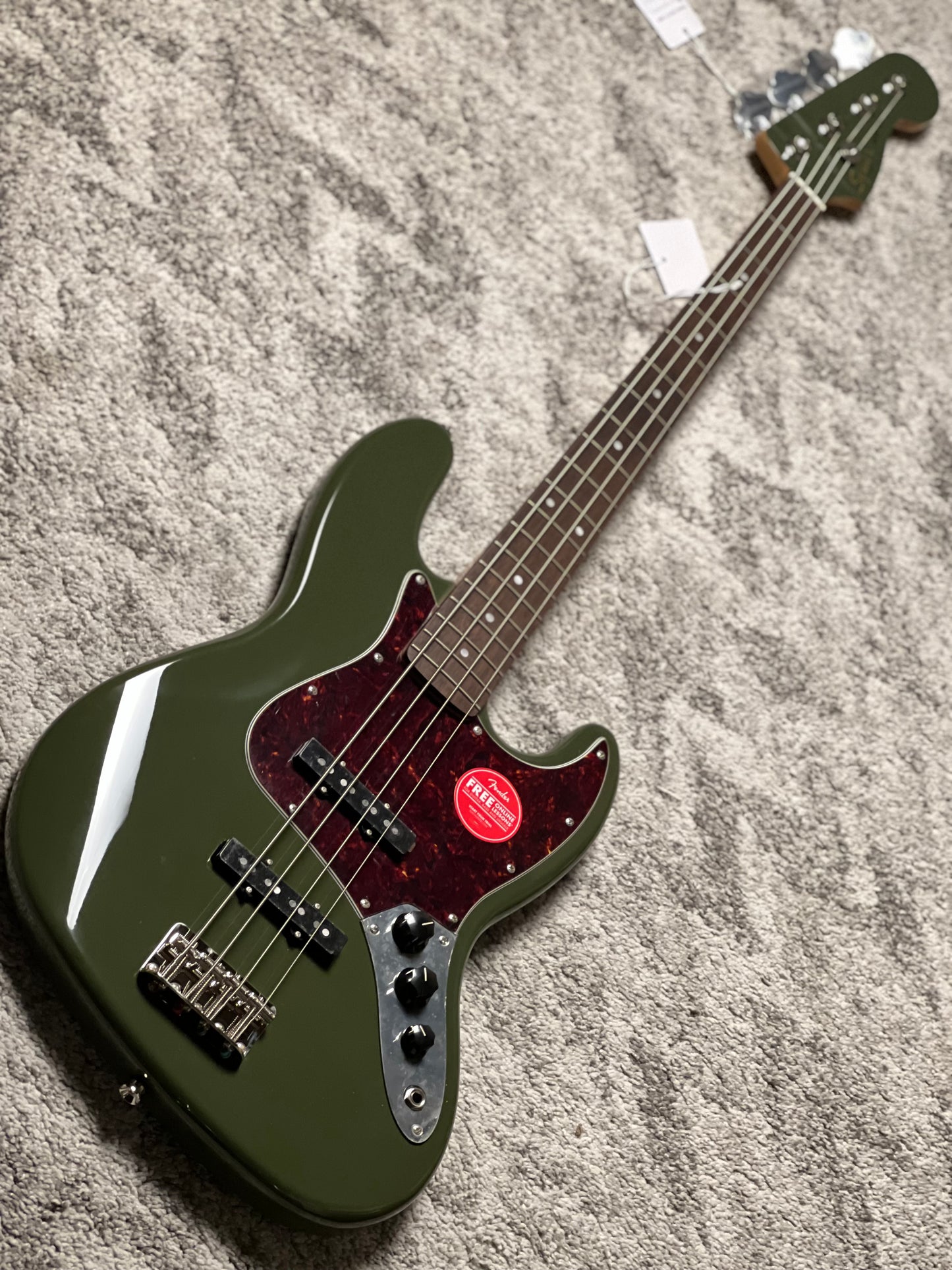 Squier FSR Classic Vibe 60s Jazz Bass with Laurel FB in Olive