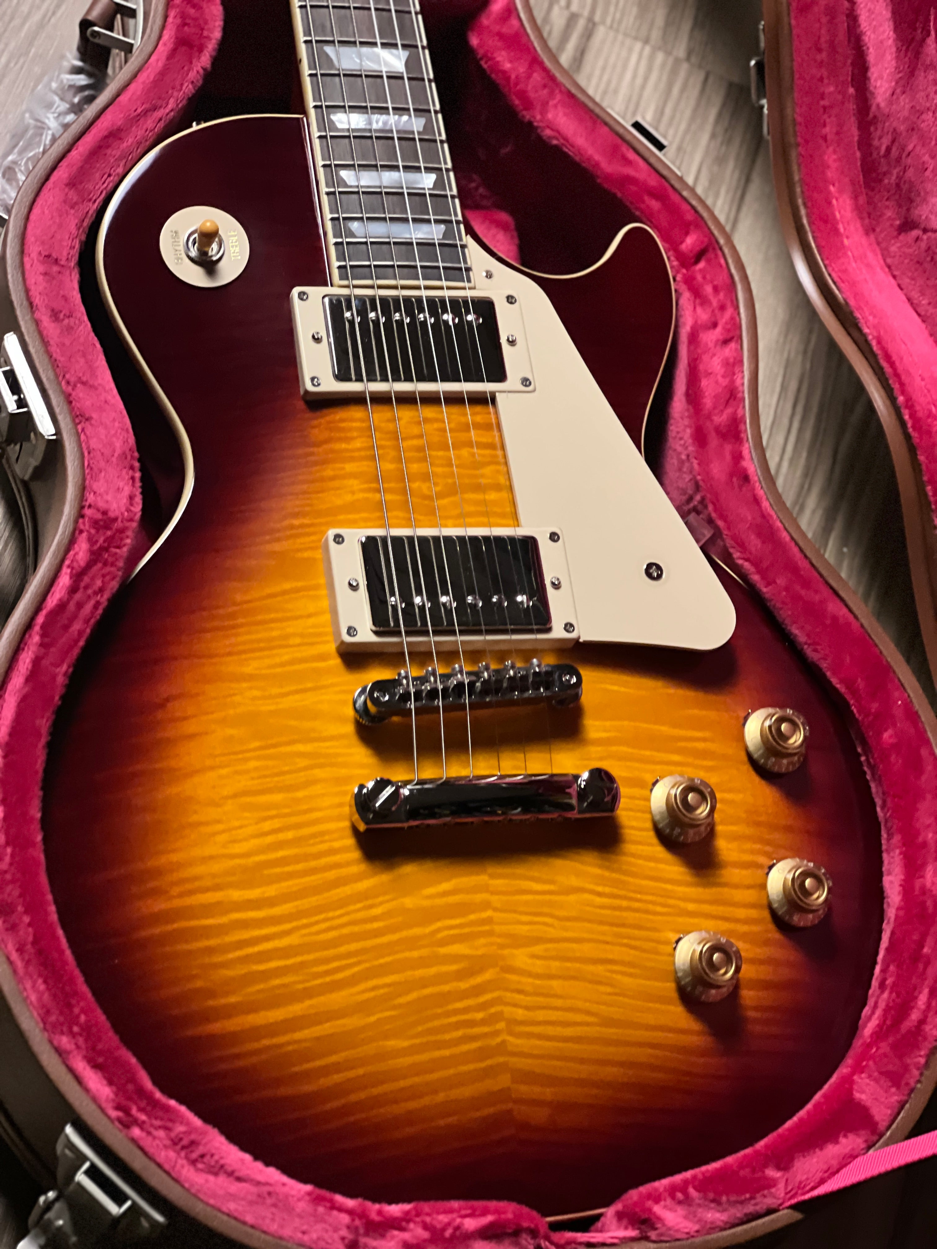 Epiphone 1959 Les Paul Standard Reissue in Deep Cherry Sunburst w