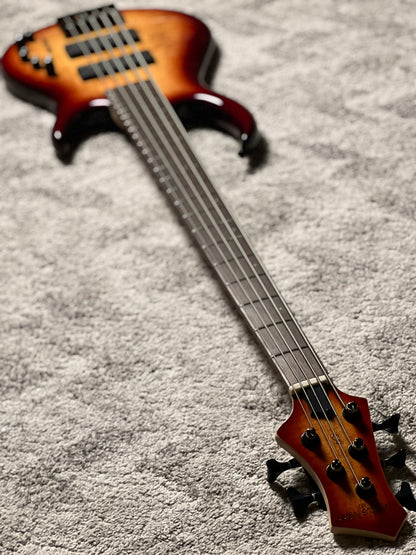 Sire Marcus Miller M7-5 ST 2nd Gen + Solid Flame in Brown Sunburst