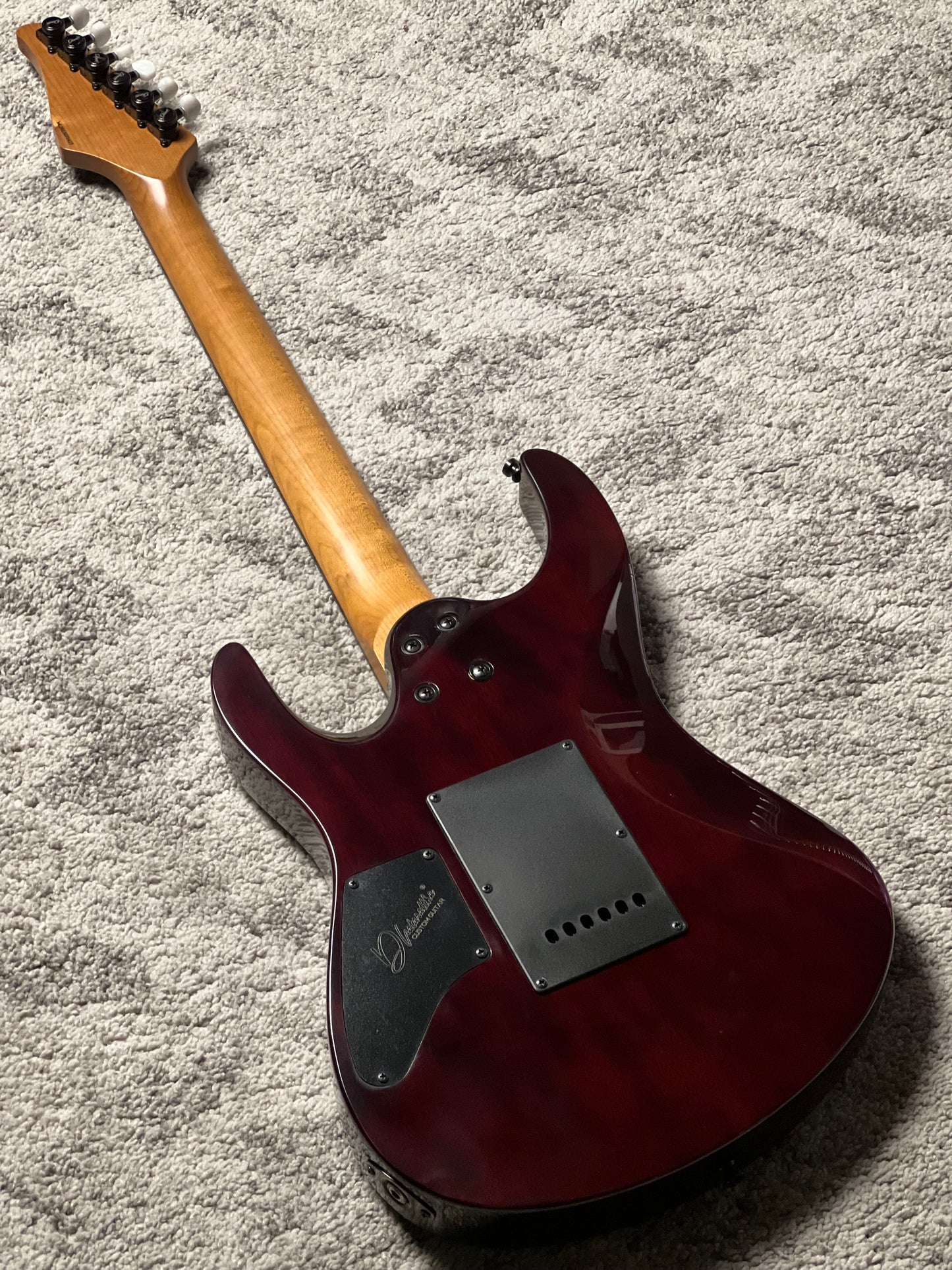 Dhatarattha Custom DST HH Quilt in Charcoal Feather with Rosewood FB