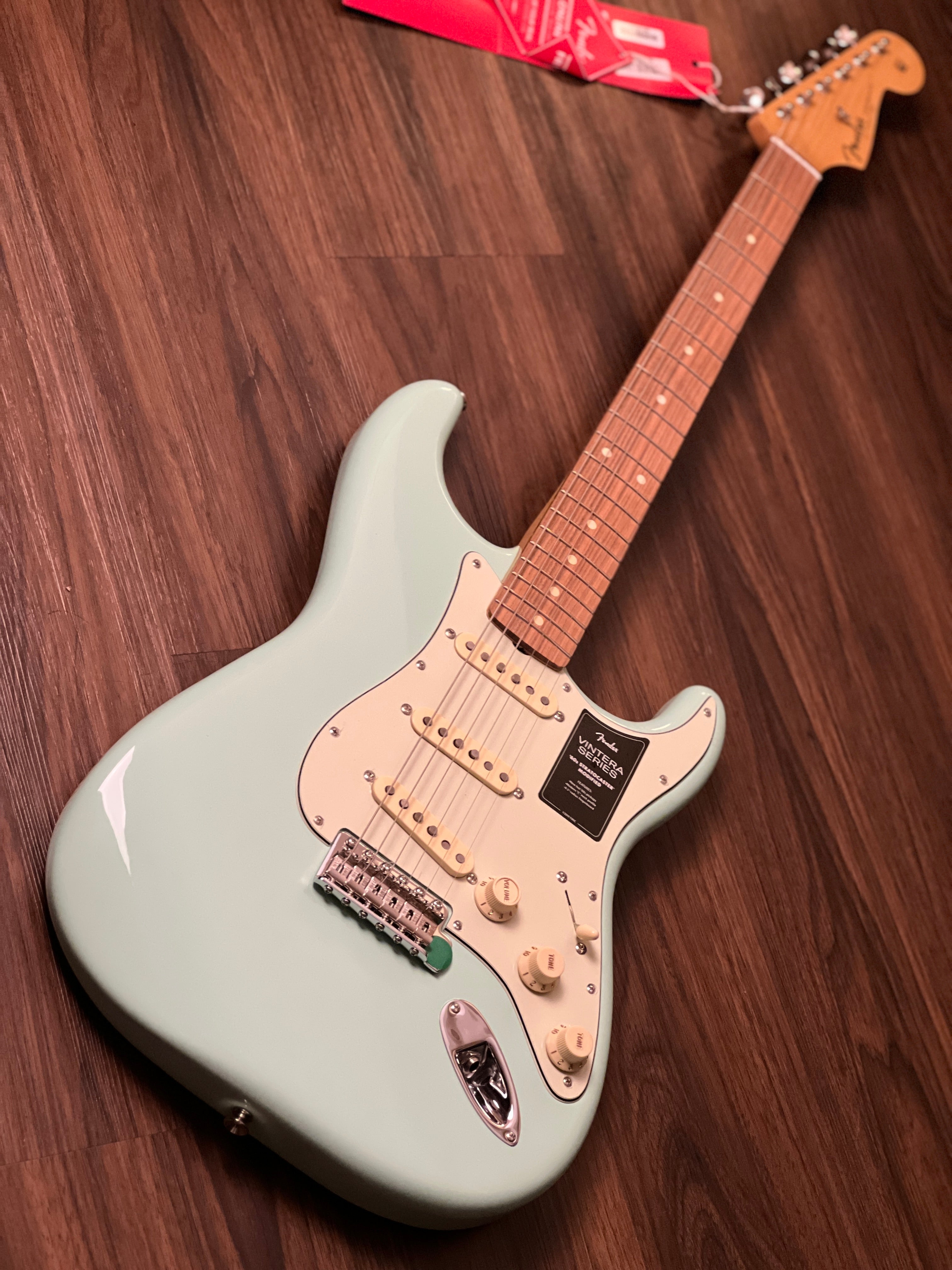 Fender Vintera 60s Stratocaster with Pau Ferro FB in Surf Green