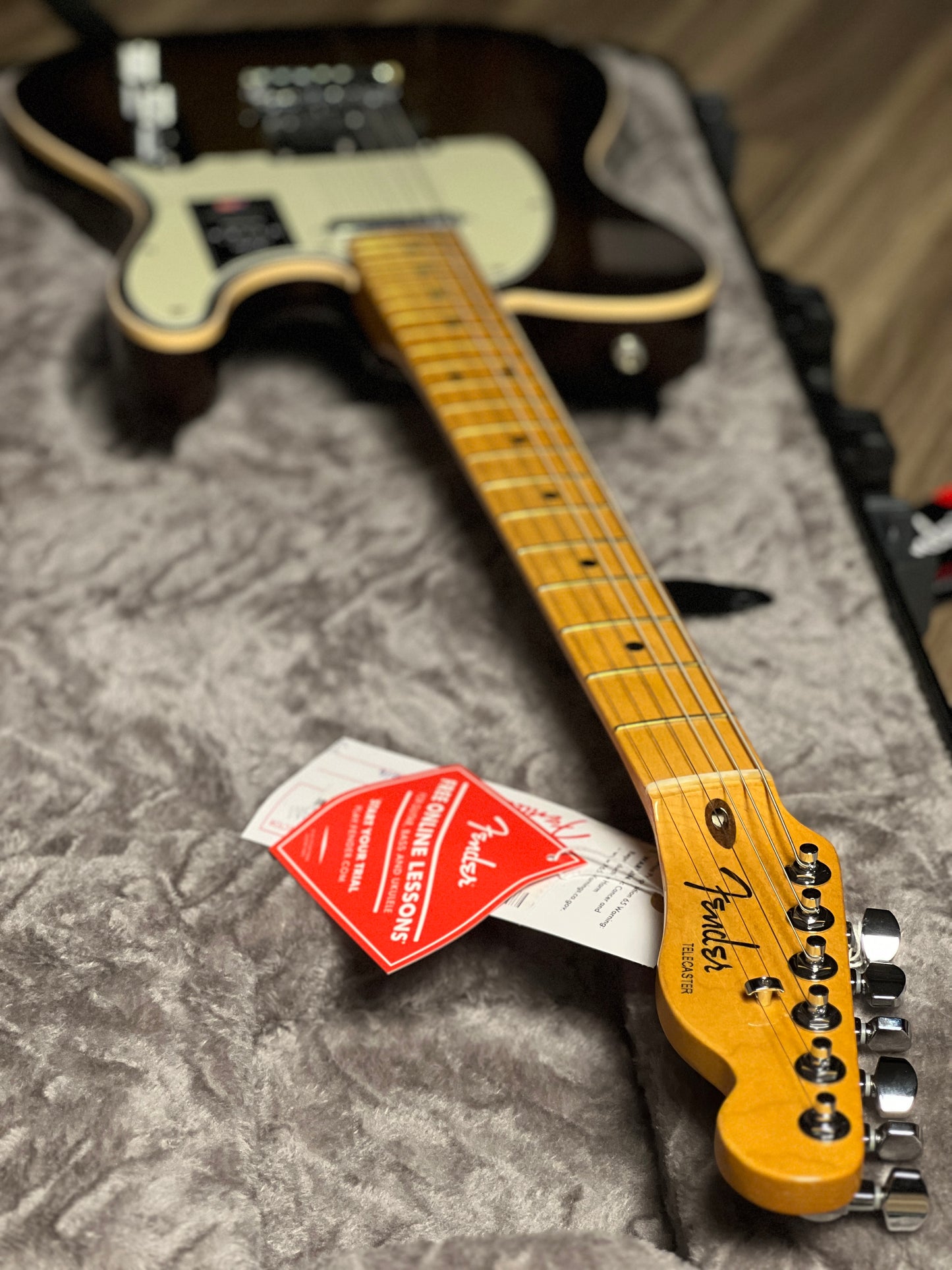 Fender American Ultra Telecaster พร้อม Maple FB สี Mocha Burst