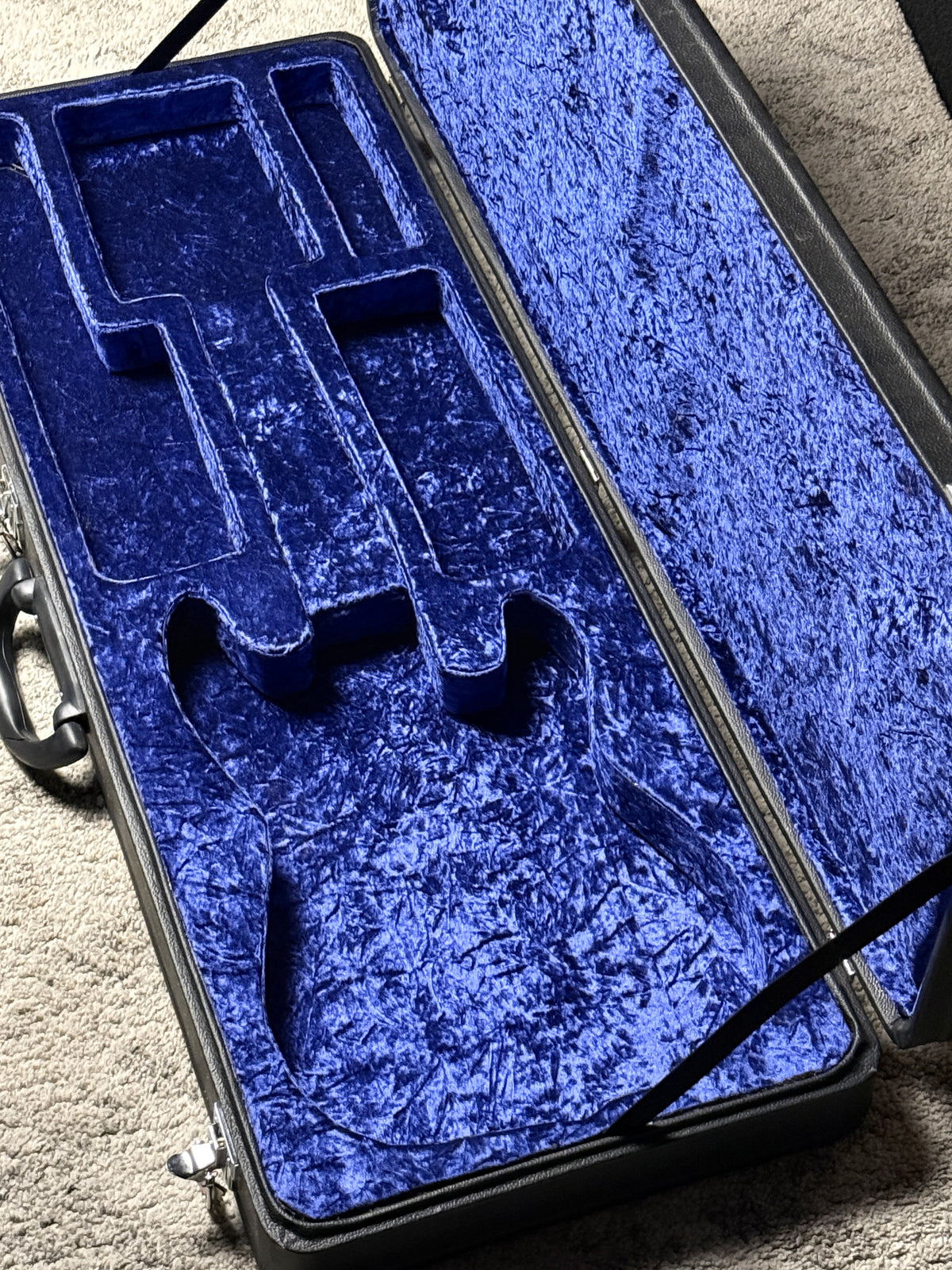 MOD Case Schecter Wooden Coffin Case in Black (Fit for Omen / Demon / Banshee / C-1 / Etc)