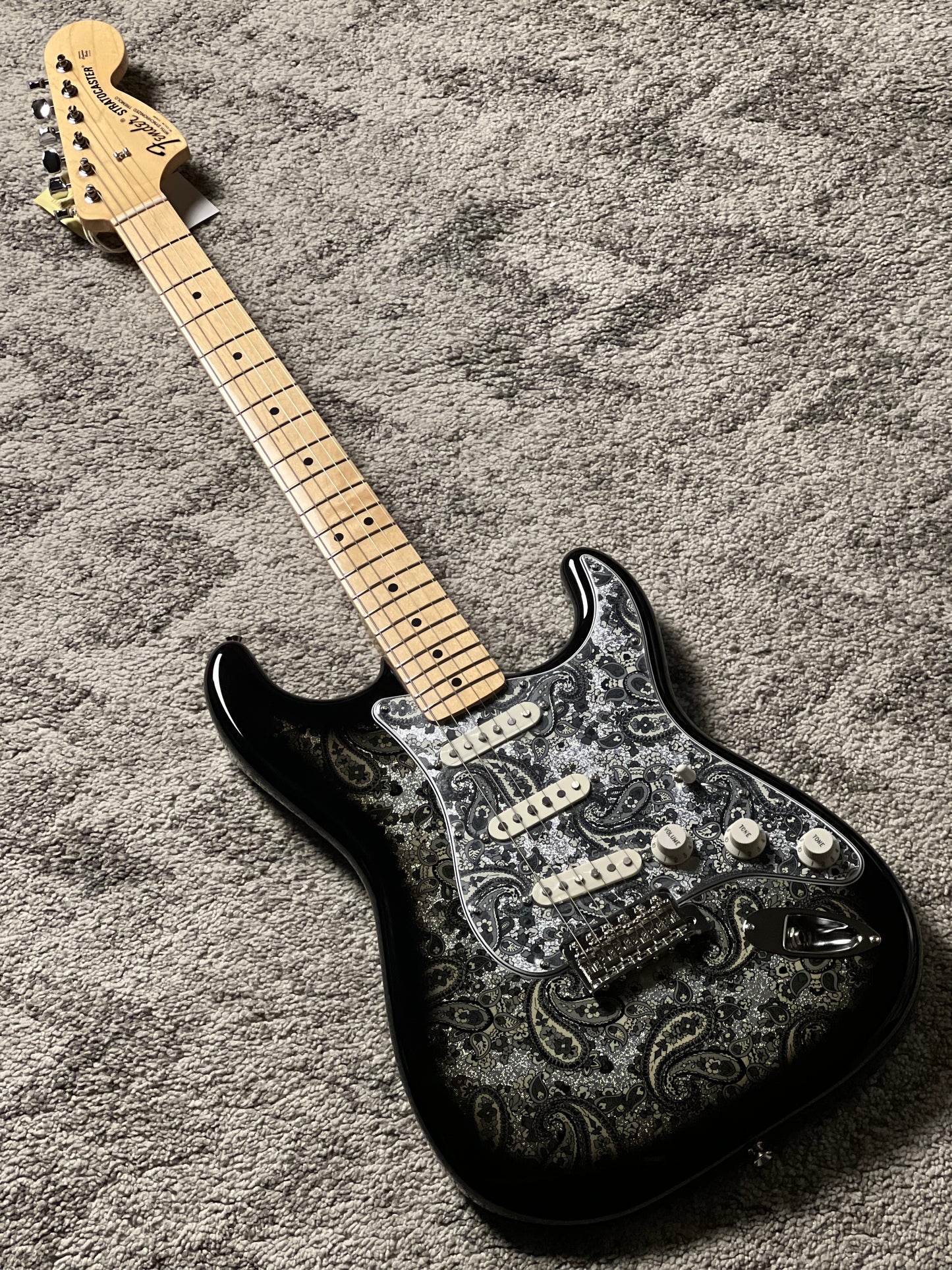 Fender MIJ Limited Stratocaster with Maple FB in Black Paisley JD26001086