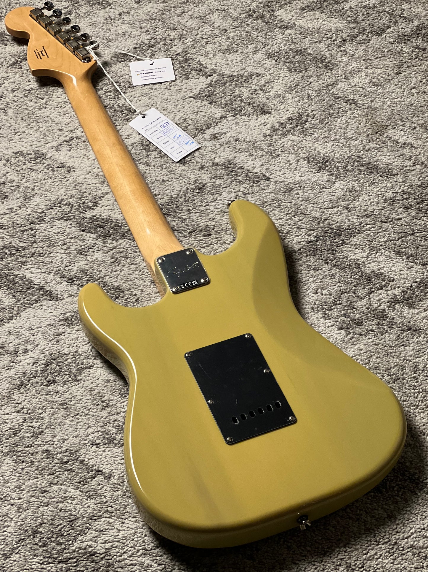 Squier FSR Classic Vibe 70s Stratocaster HSS w/Black Pickguard in Vintage Blonde