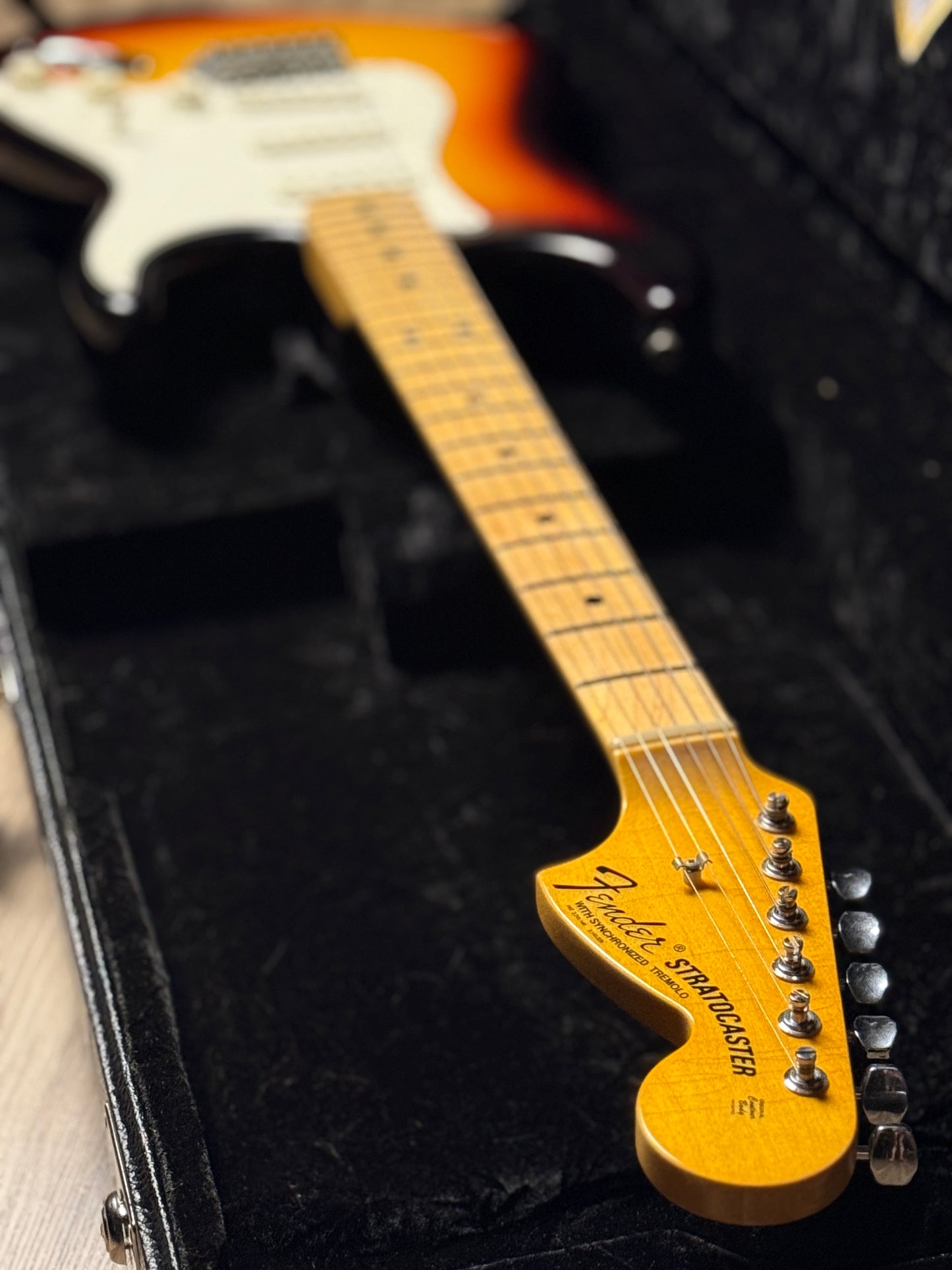 Fender Custom Shop 1968 Stratocaster Deluxe Closet Classic Maple in 3-color Sunburst CZ569243