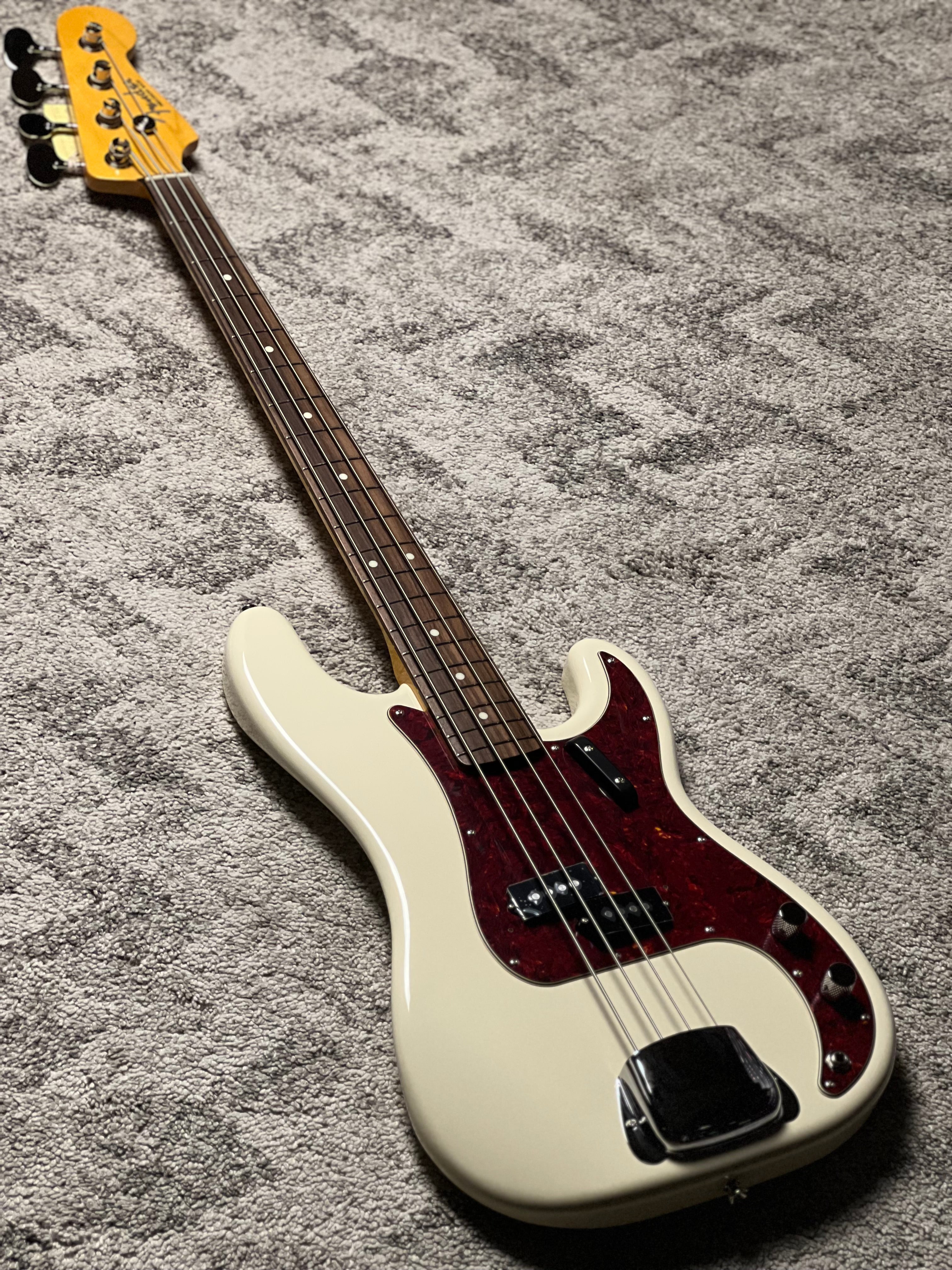 Fender Japan Hama Okamoto Signature Precision Bass in Olympic