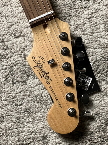 Squier Debut Series Stratocaster HSS with Laurel FB in 2 Tone Sunburst