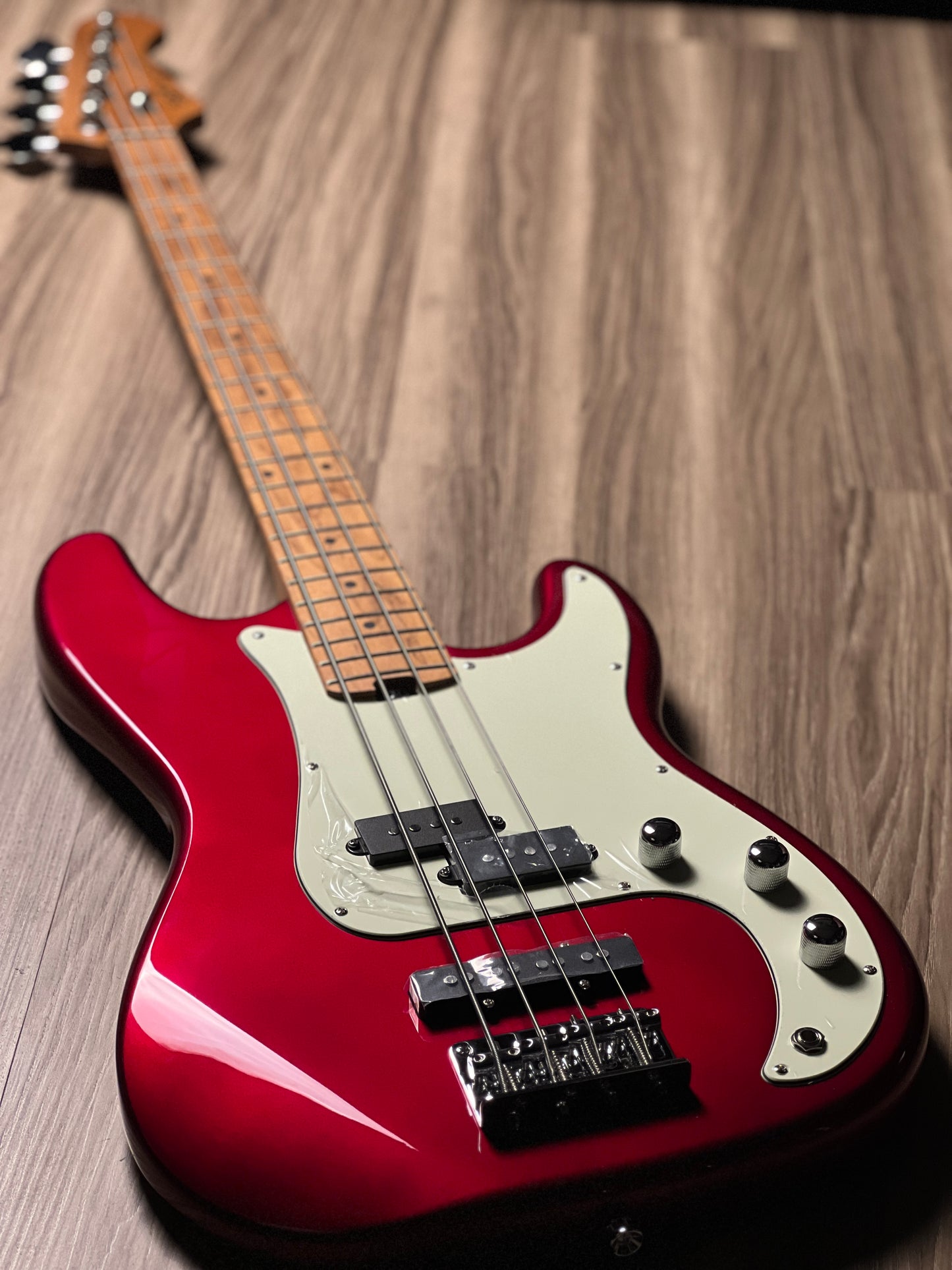 SQOE SPJ600 Roasted Maple Series in Candy Apple Red