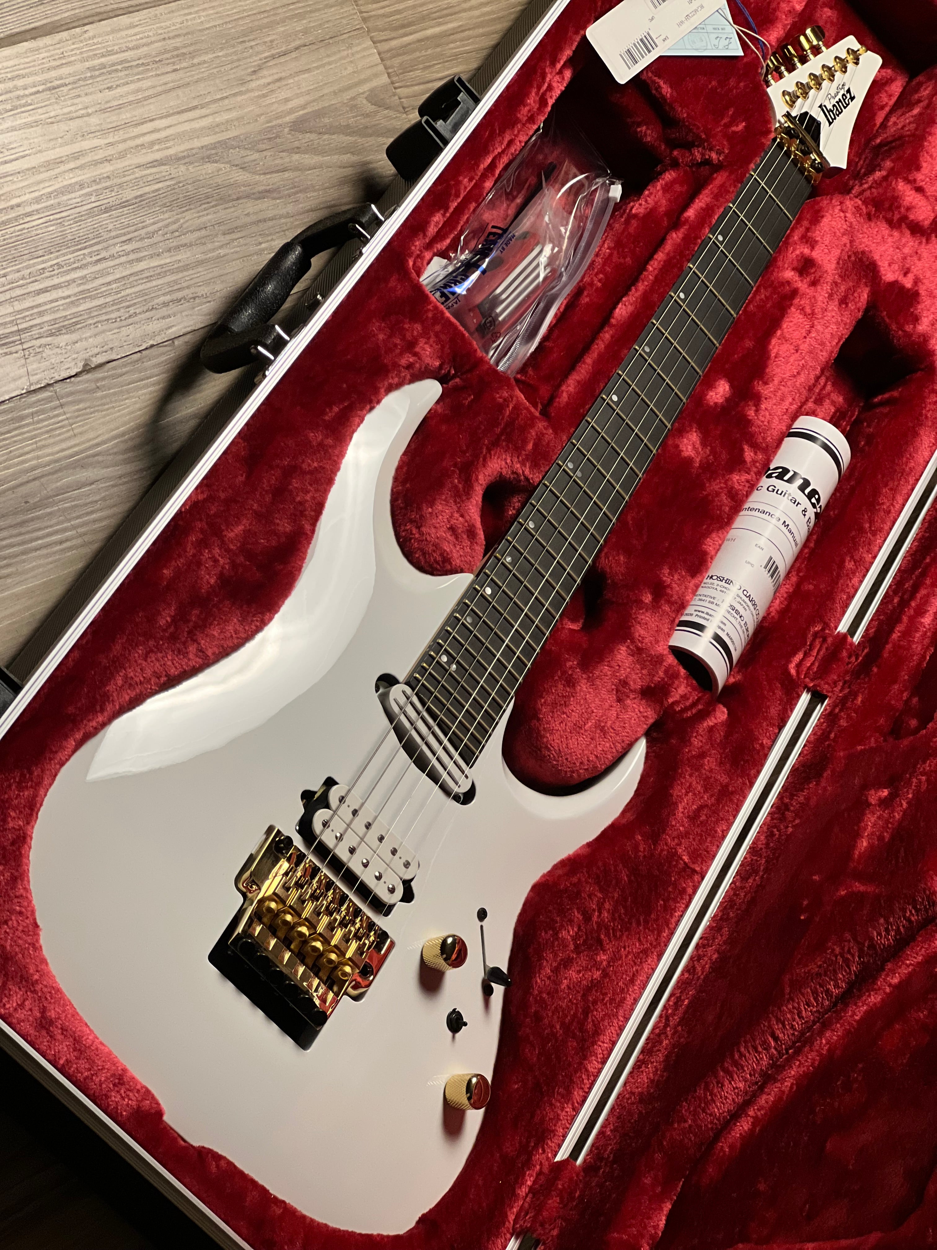 Ibanez RB830 32インチ オールラッカーリフィニッシュ品 Ibanez RG Axe Design Lab RG8870-BRE (Black Rutile)｜ミュージック