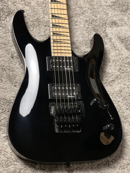 Jackson JS Series Dinky DKA-M JS32 in Gloss Black