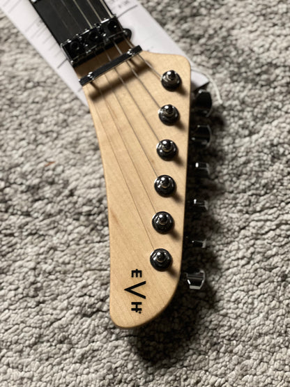 EVH 5150 Series Deluxe Ash with Ebony FB in Natural