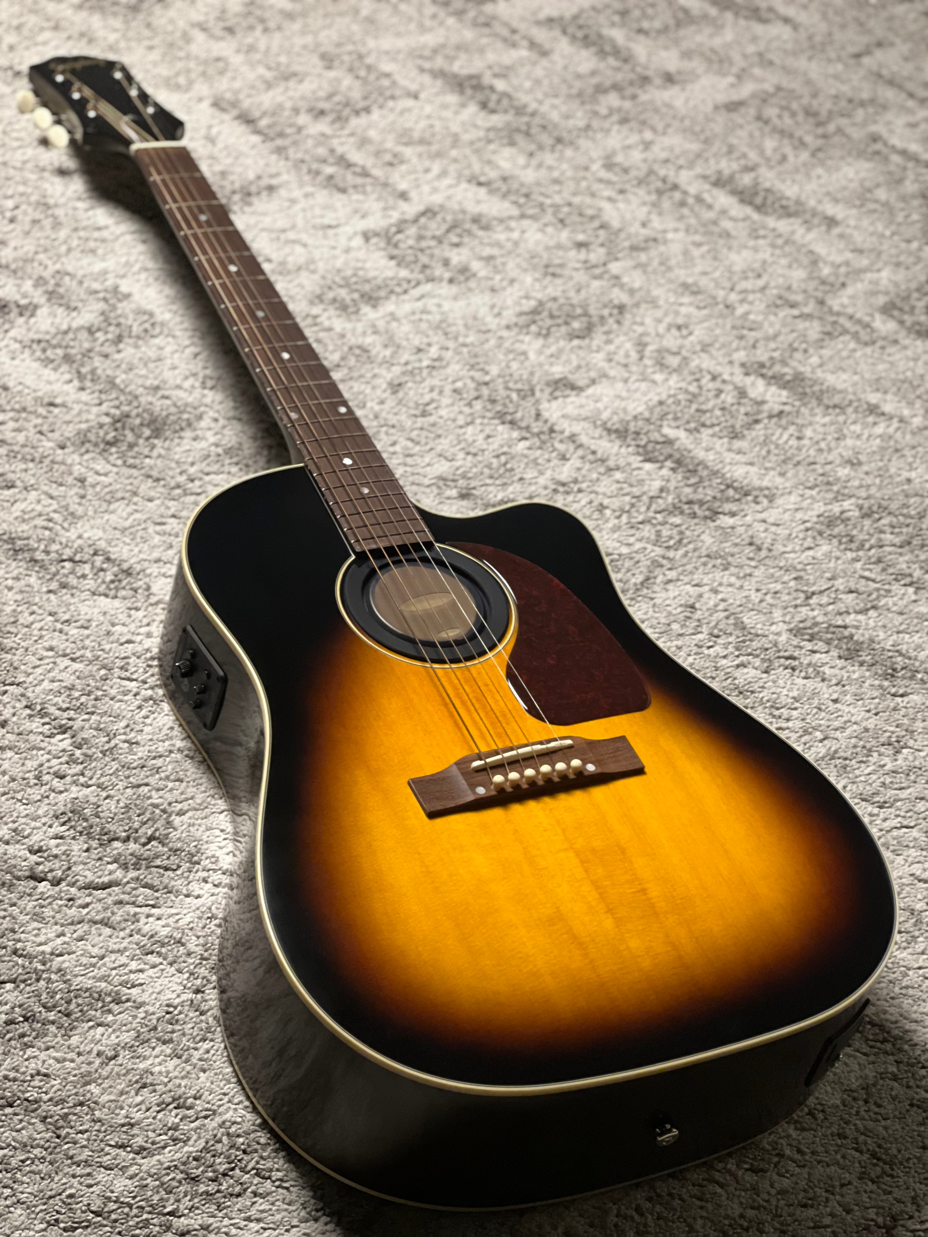 Epiphone J-45EC Full Solid Acoustic Electric in Aged Vintage Epiphone J-45EC Full Solid Acoustic Electric in Aged Vintage