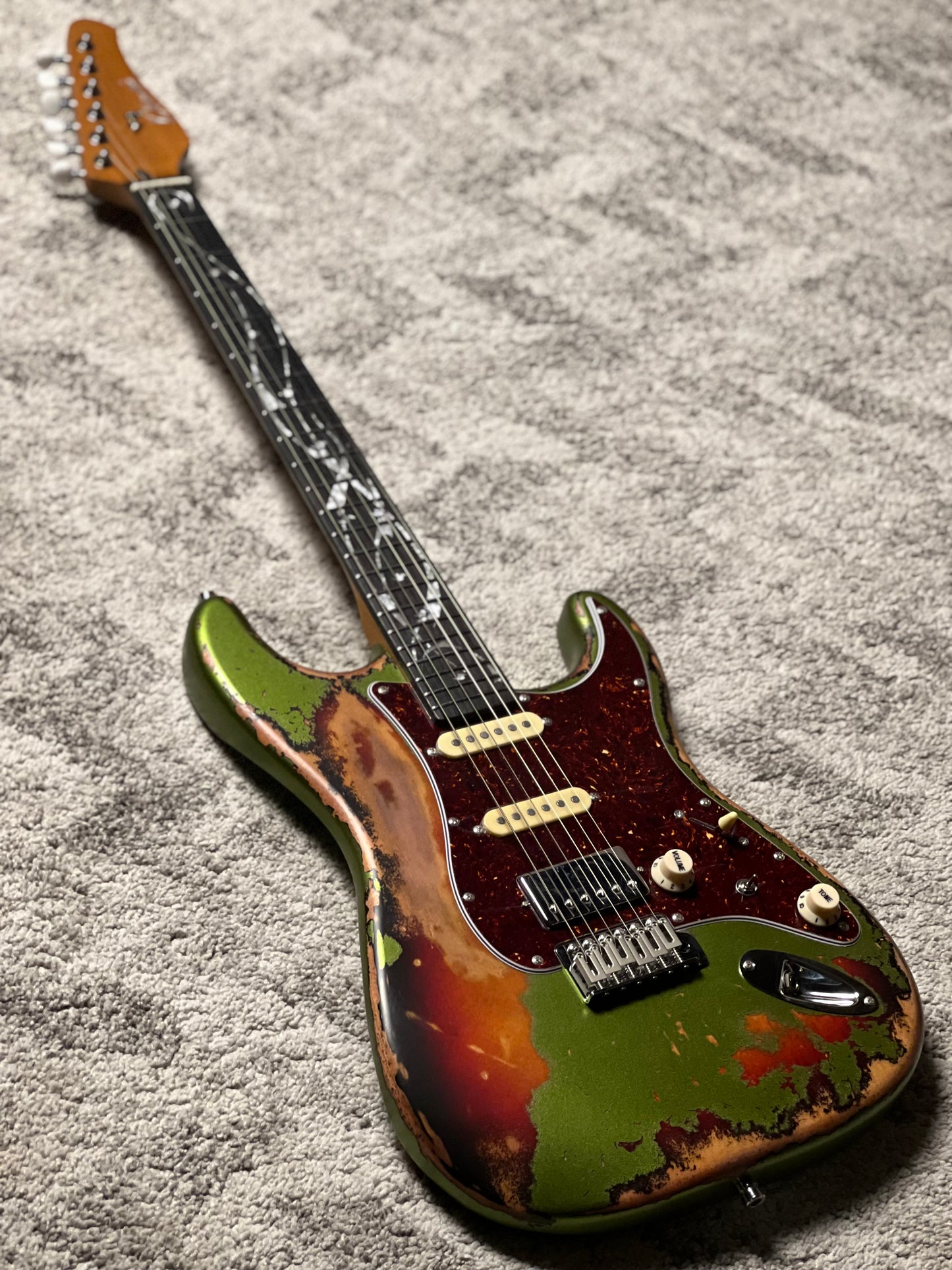Dhatarattha Classic DST HSS in Godwood Green Over Sunburst with Rosewood FB and Vines Artwork Inlay