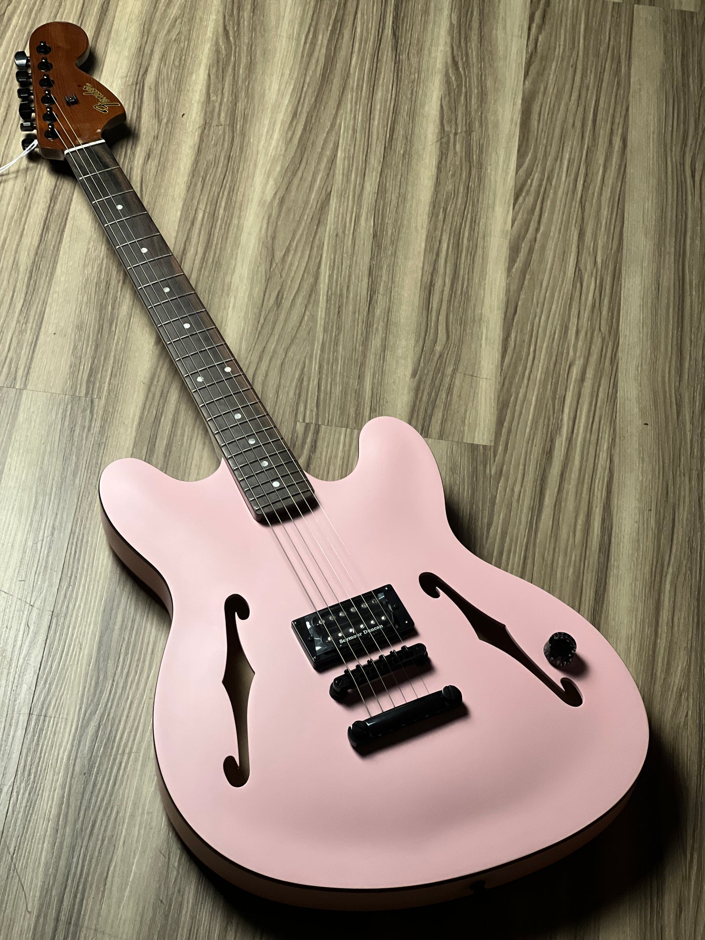 Fender Tom DeLonge Starcaster with Rosewood FB In Shell Pink