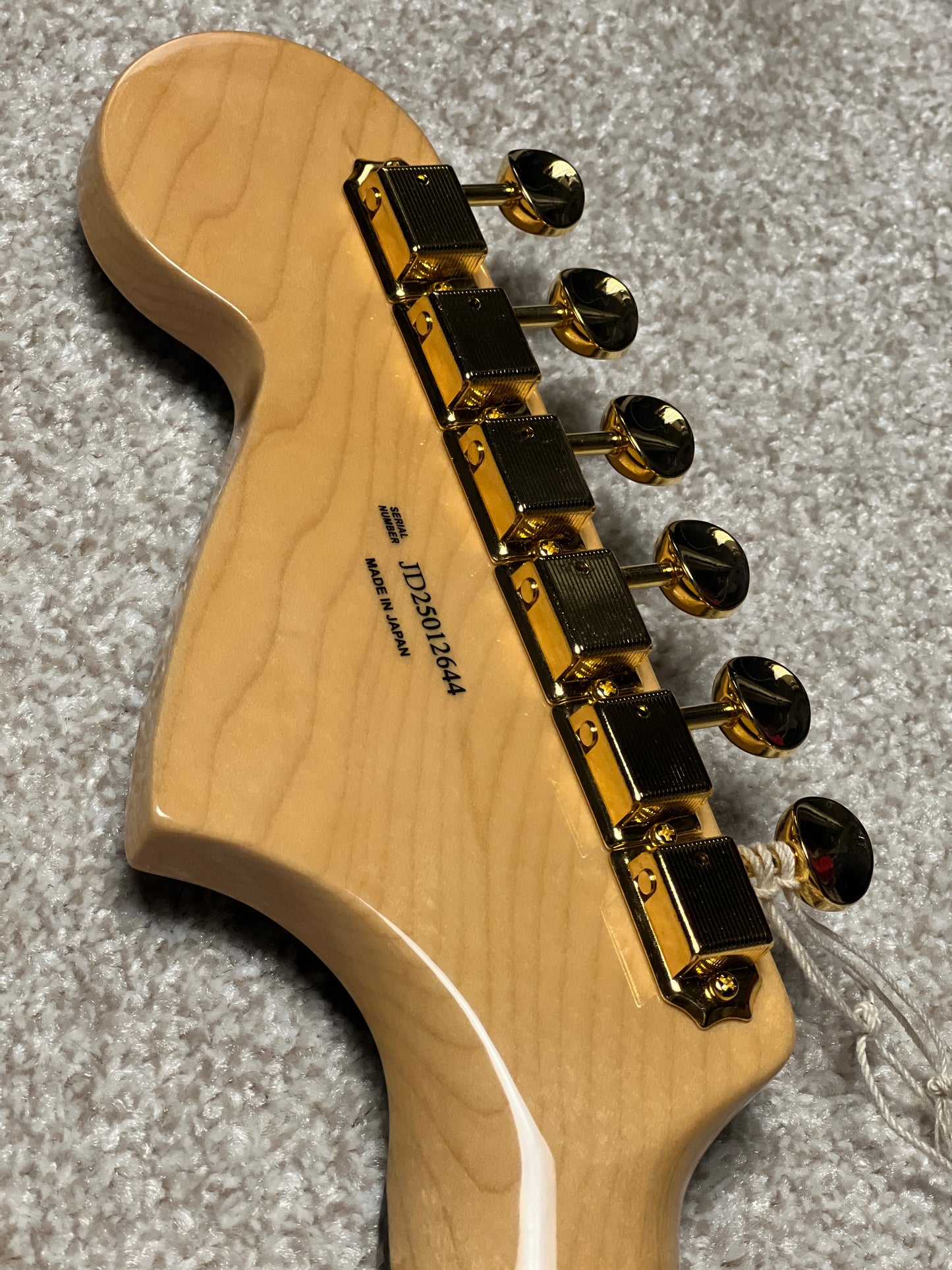 Fender Japan Traditional 2025 Collection 60s Jaguar with RW FB in Black Pearl JD25012644