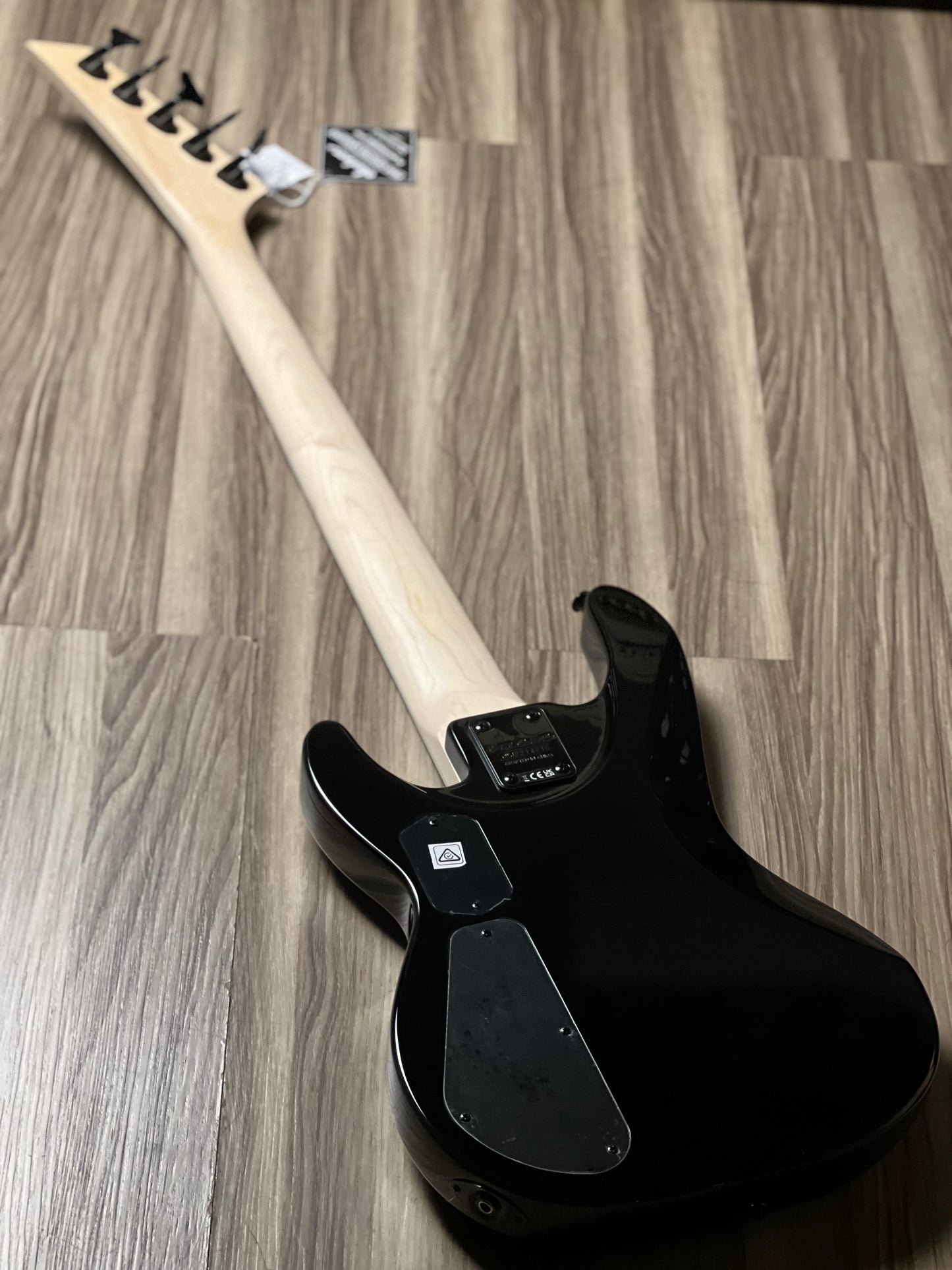 Jackson JS Series Concert Bass JS3VQ Amaranth FB in Transparent Black