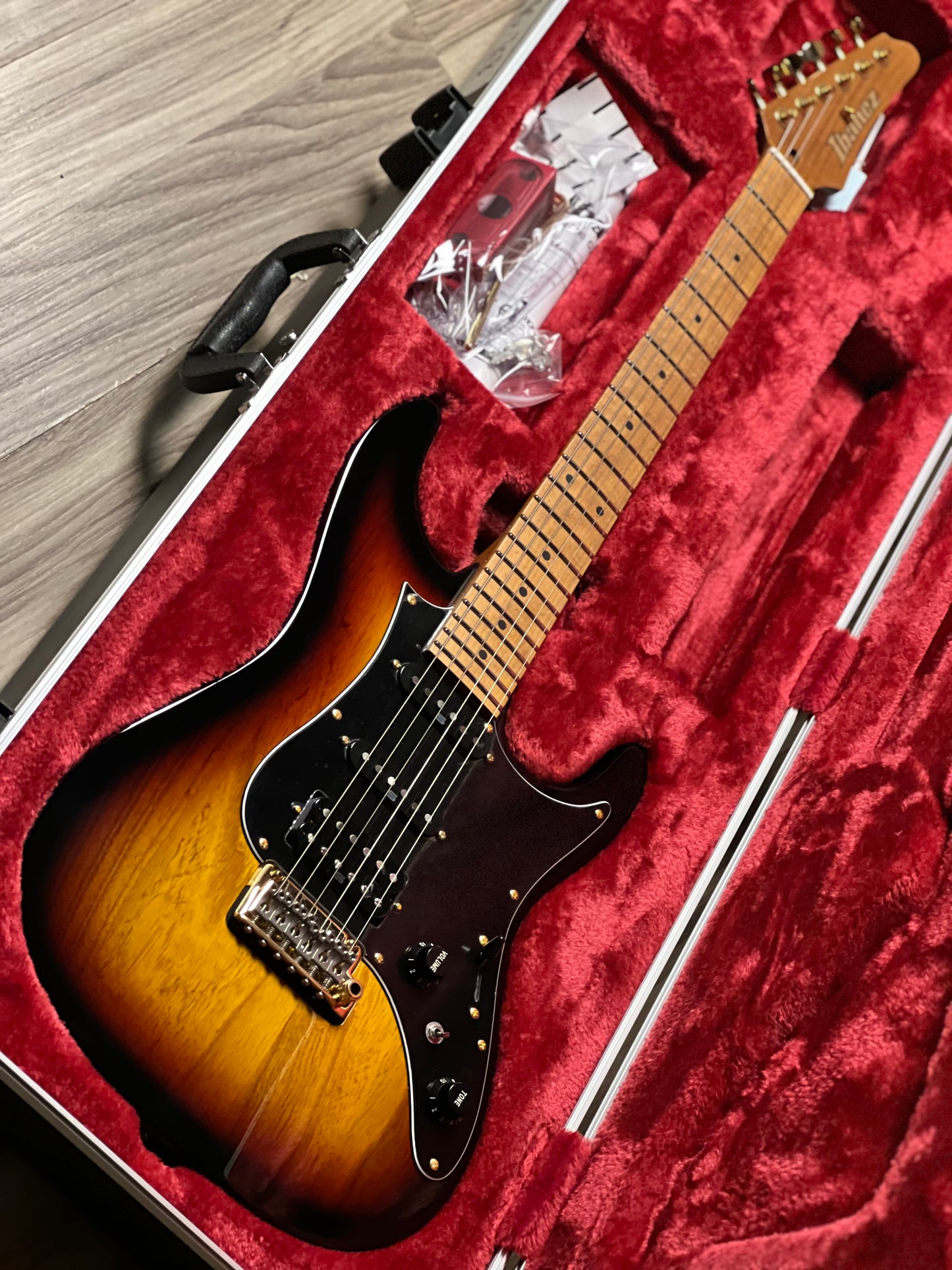 Ibanez Prestige AZ2204AG-TFB w/Case in Tri Fade Burst F2533518
