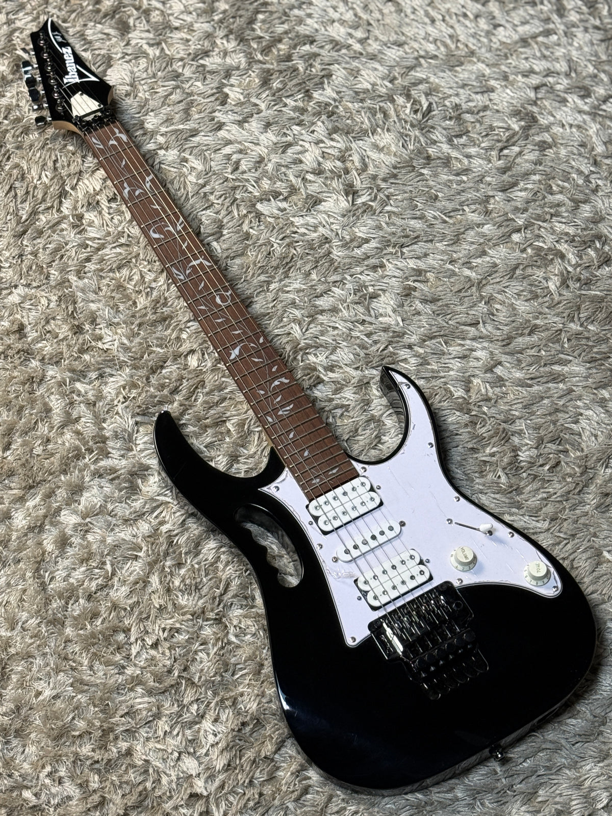 Ibanez Steve Vai JEM-JR in Black I260815026 (USED)