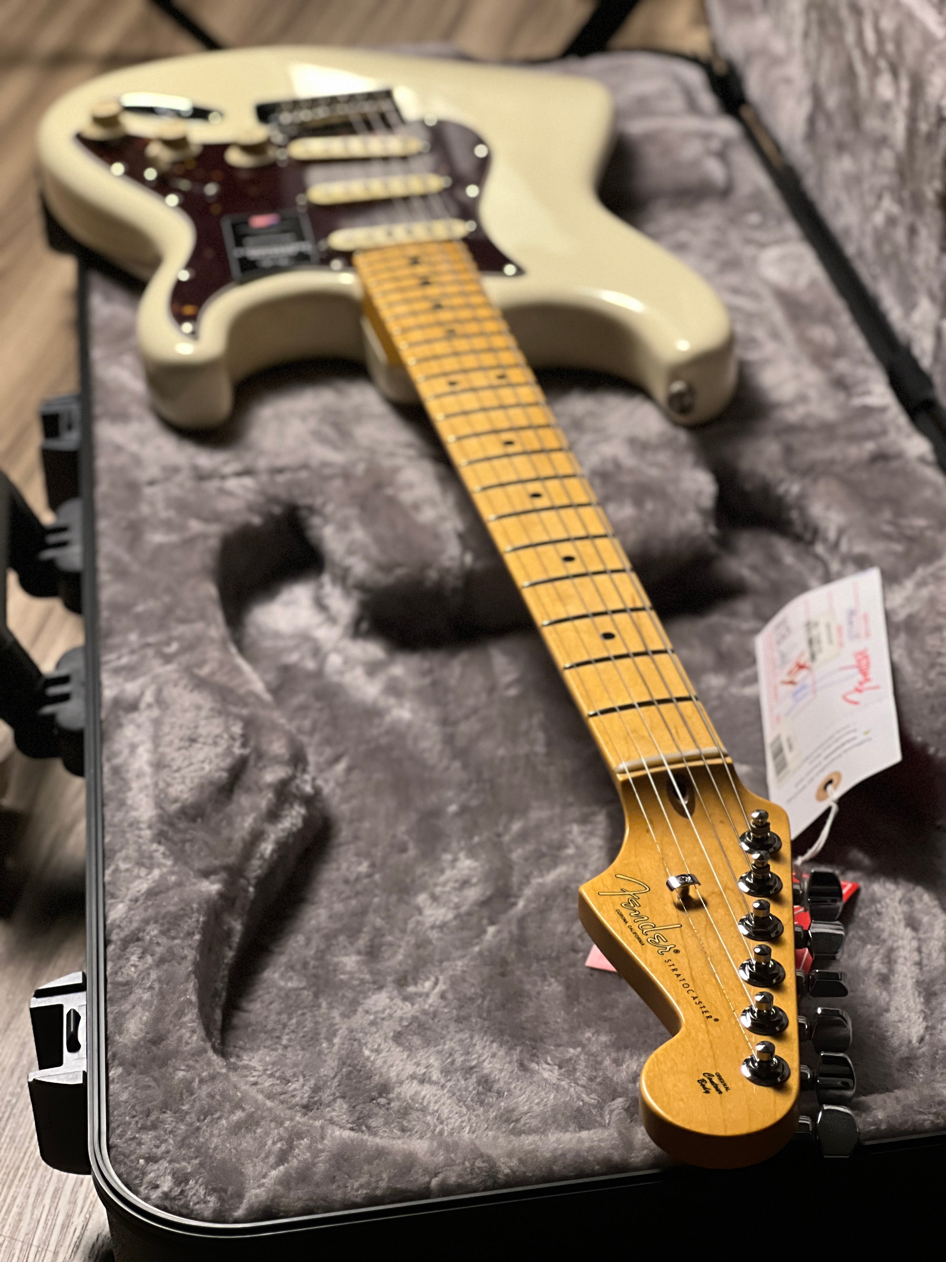 Fender American Professional II Stratocaster in Olympic White with