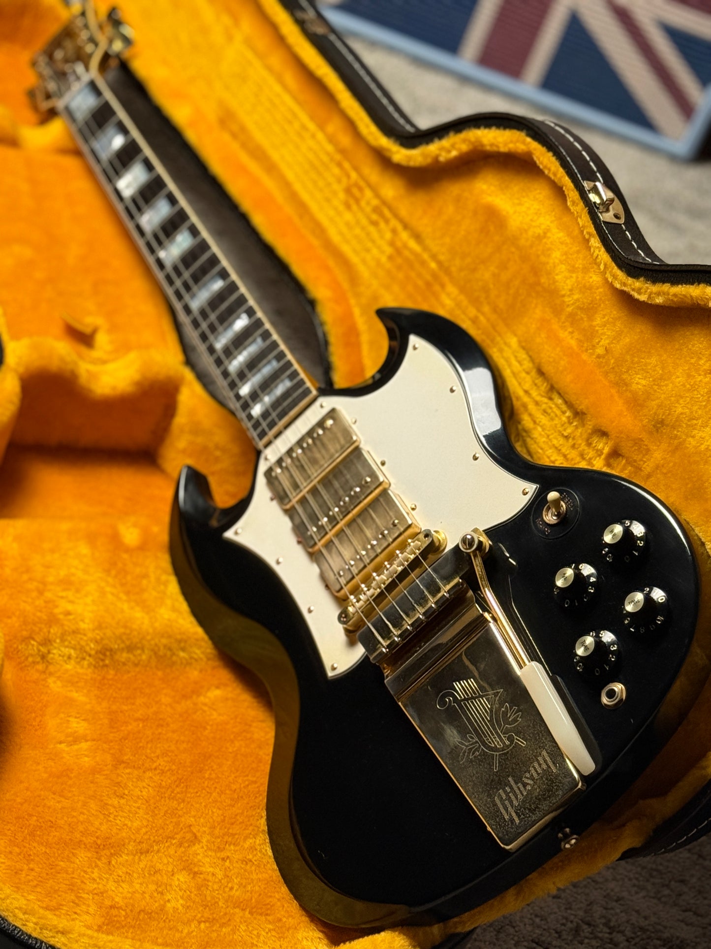 Gibson Custom Shop SG Custom 3-Pickup with Long Maestro Vibrola VOS in Ebony with case 000711