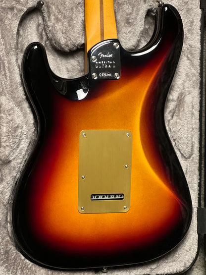 Fender American Ultra II Stratocaster HSS with Ebony FB in Ultraburst US25024570