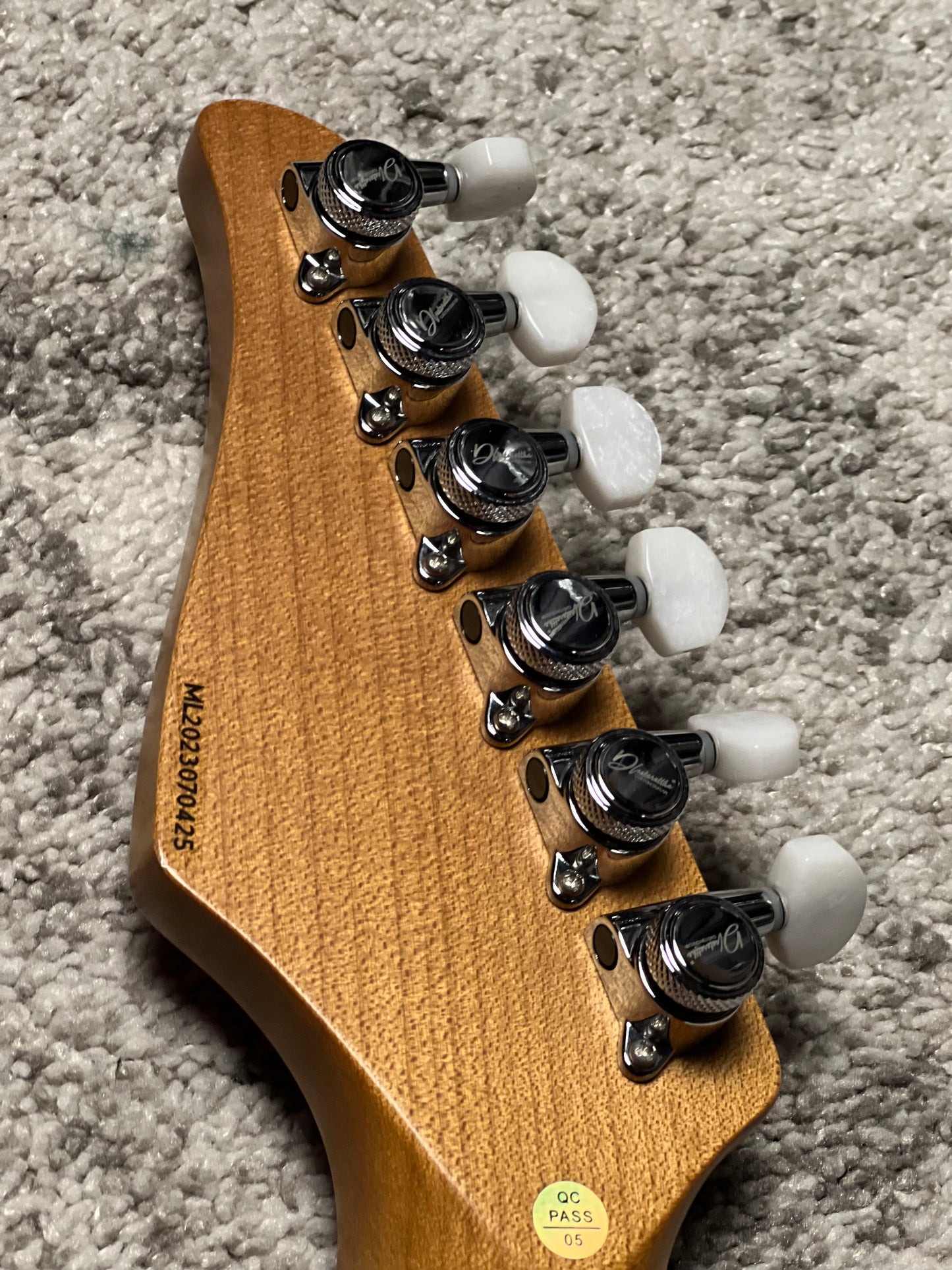 Dhatarattha Custom DST HH Quilt in Magenta Surf with Rosewood FB