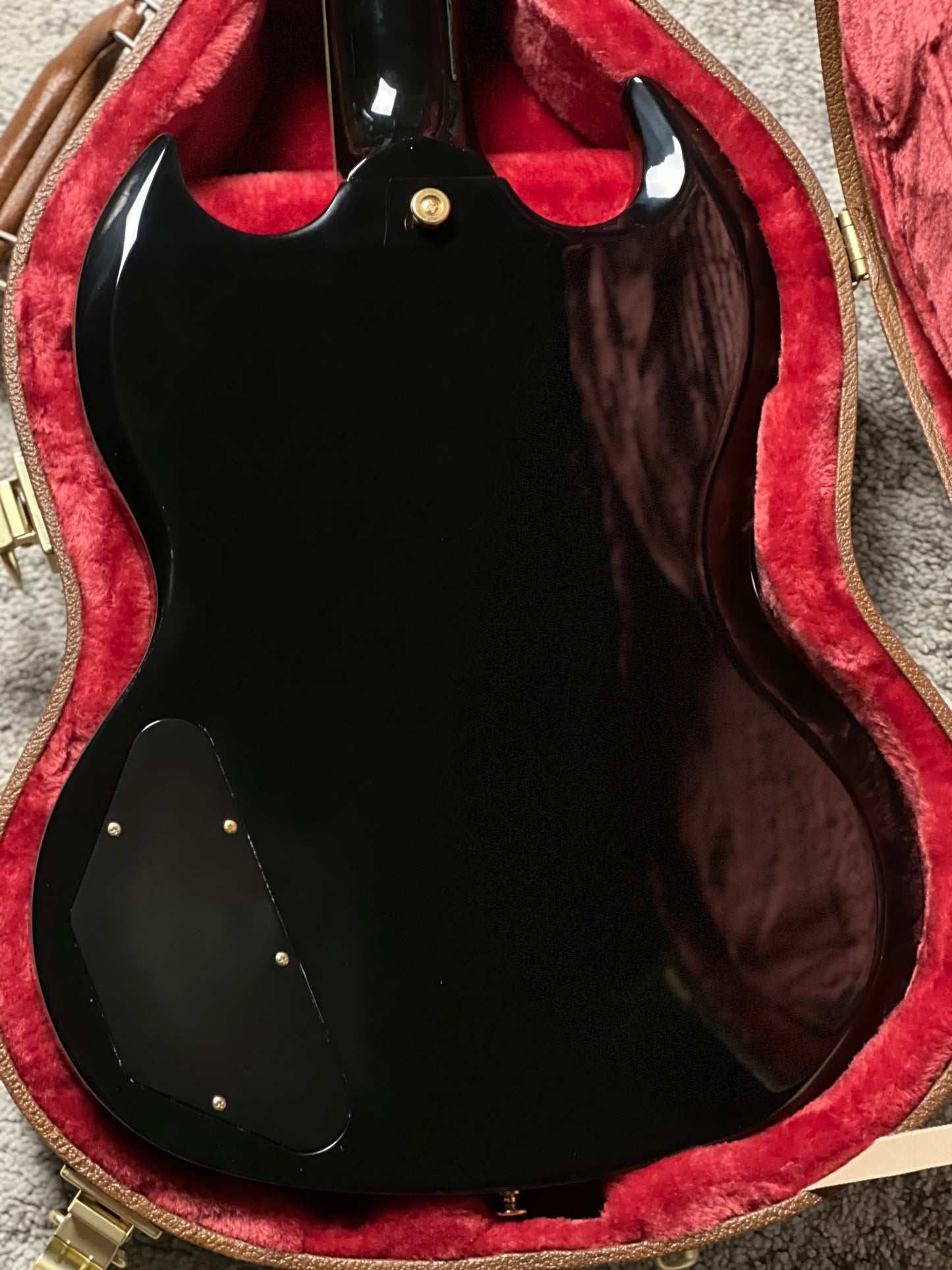 Gibson SG Standard '61 Maestro Vibrola T-Type in Ebony w/Case 232950039