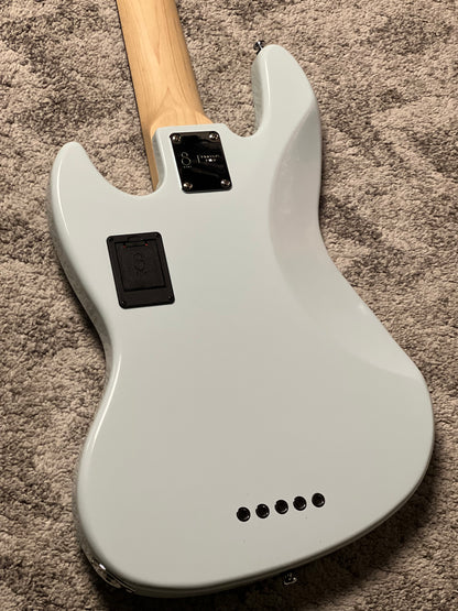 Sire Marcus Miller V3 5-String 2nd Generation in Sonic Blue